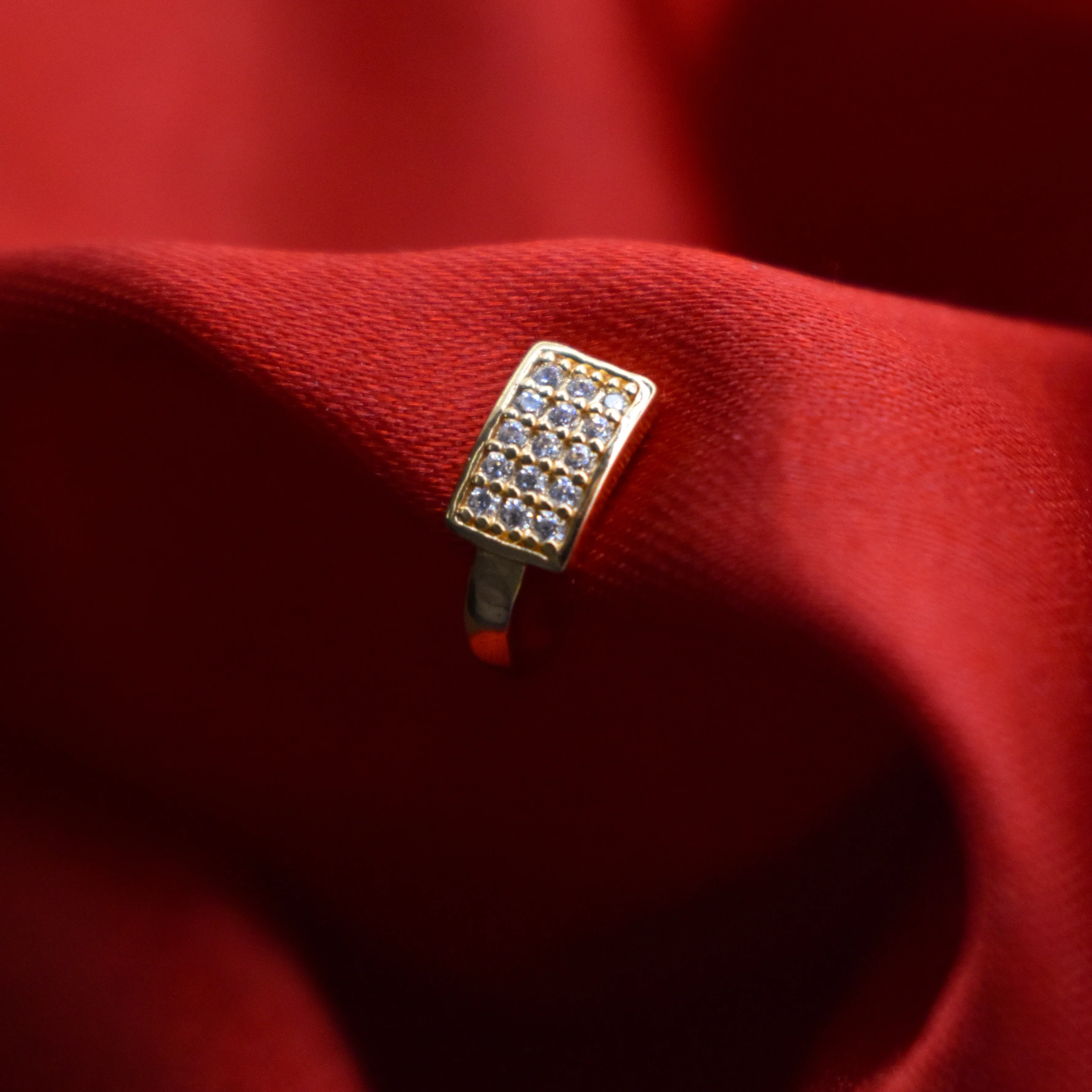 STYLISH SQUARE DESIGN NOSE PIN - Image 2