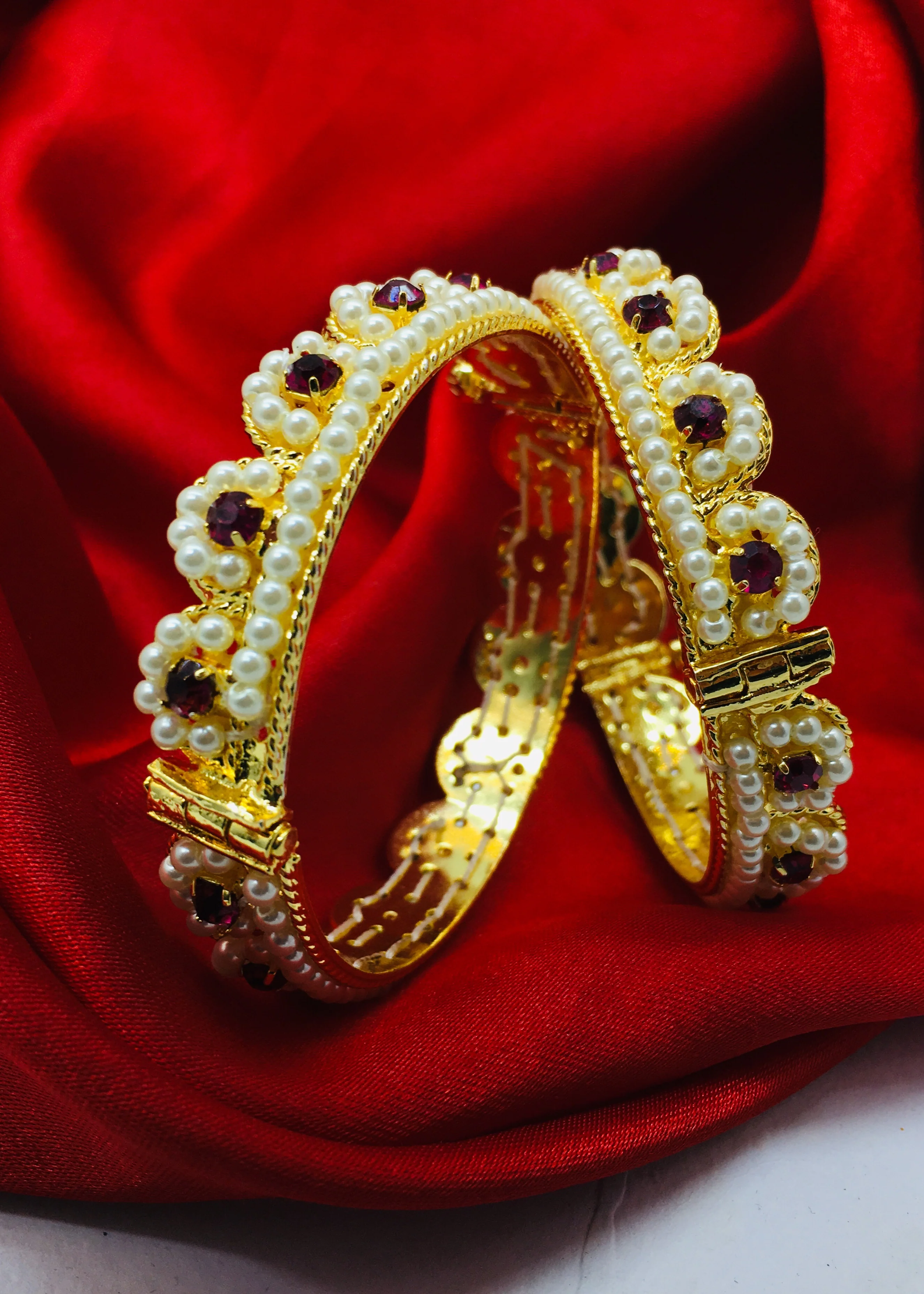 HALF CIRCLE PEARL DESIGN BANGLES - Image 3