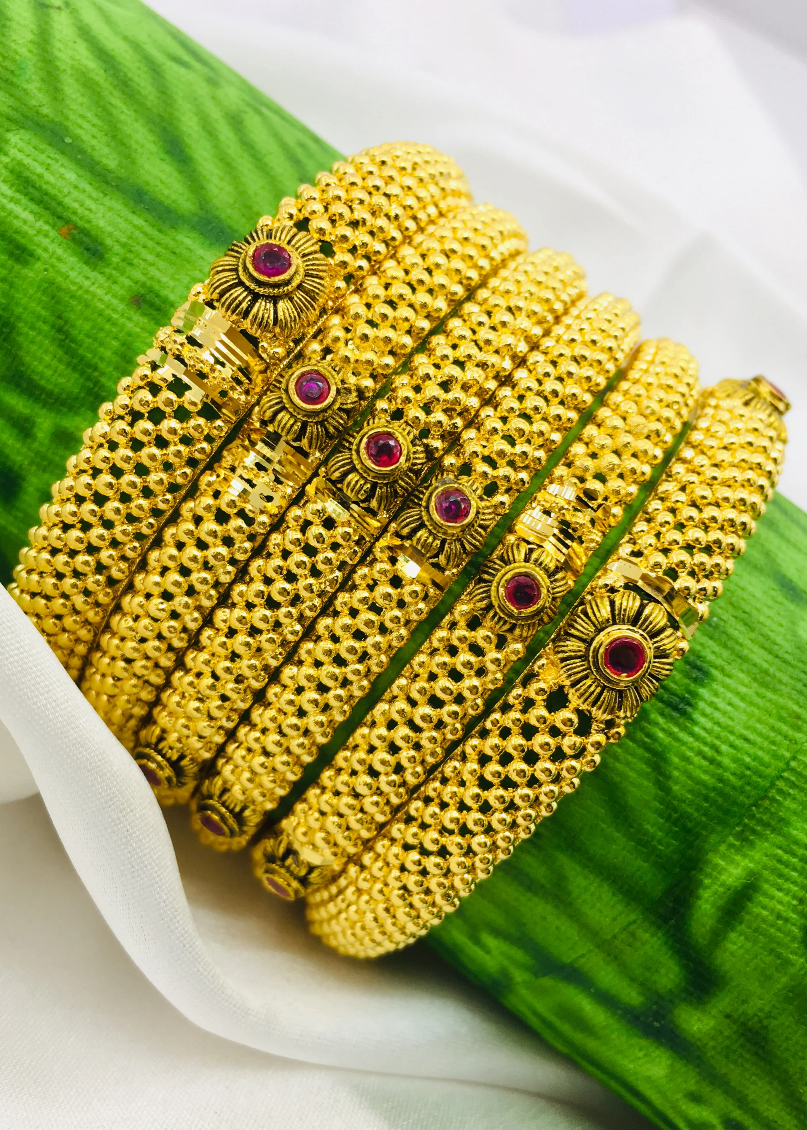 PINK STONE WITH GOLDEN BEADS BANGLES - Image 6