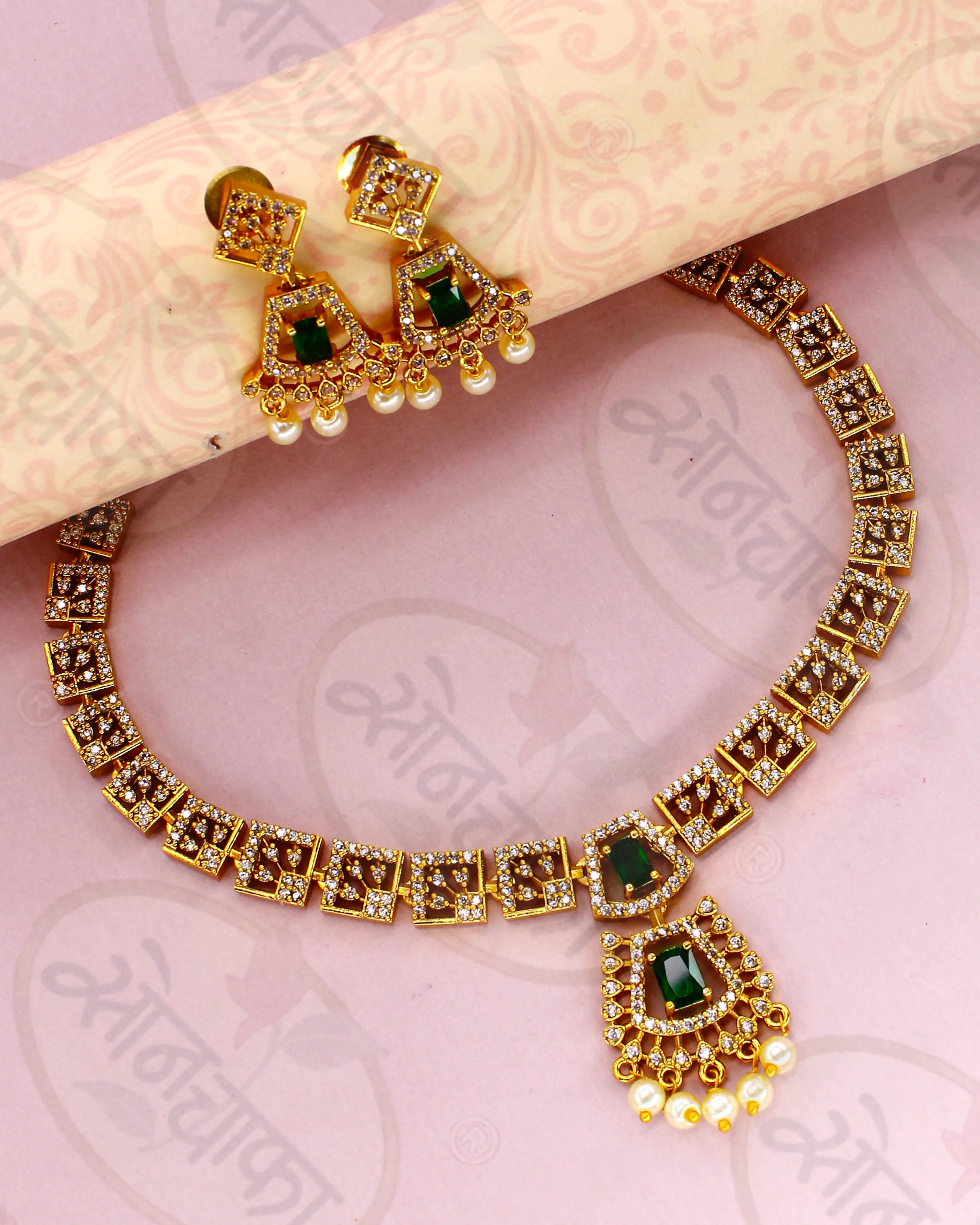 SQUARE DESIGNER NECKLACE