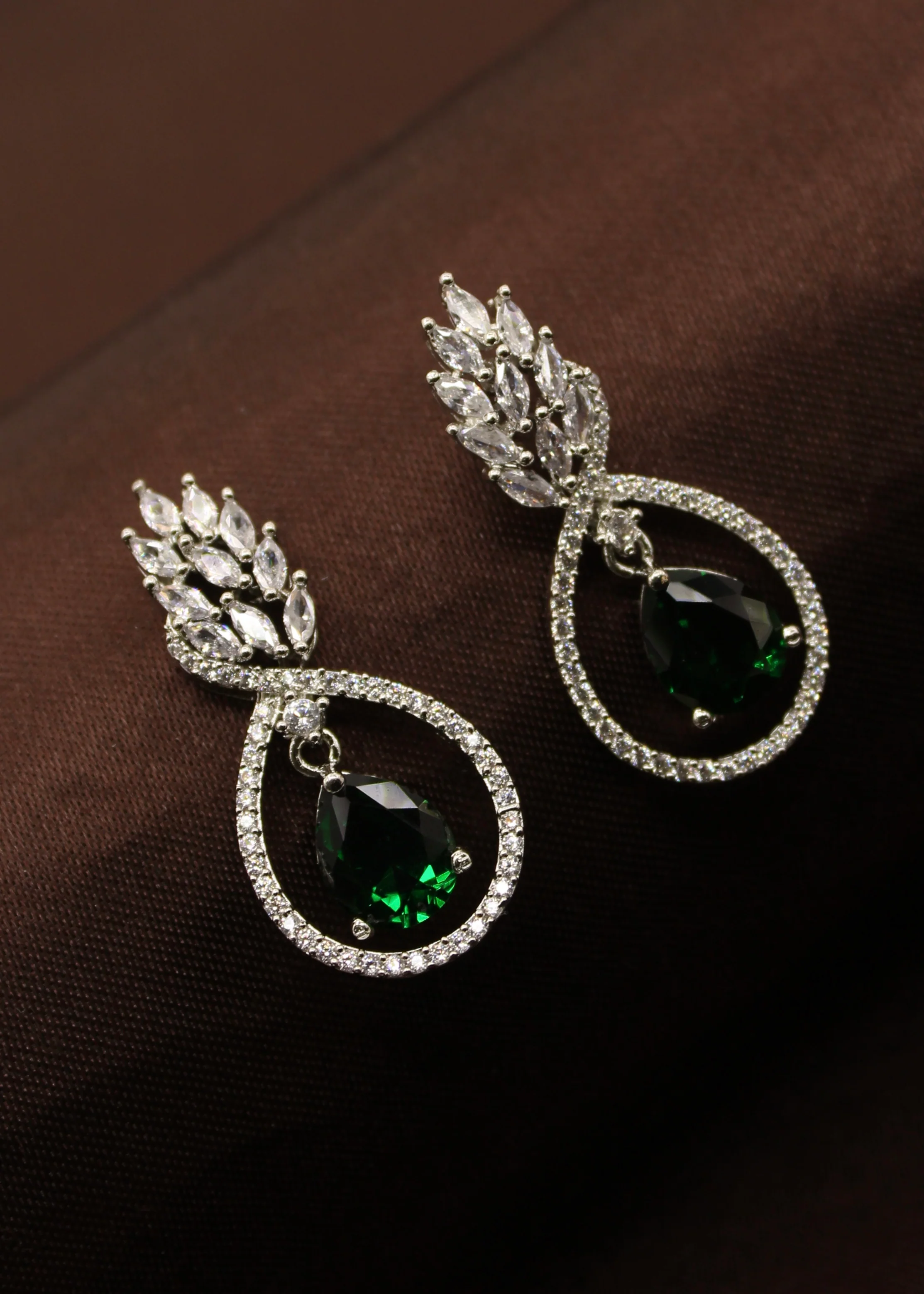ROYAL DIA EARRINGS - Image 3
