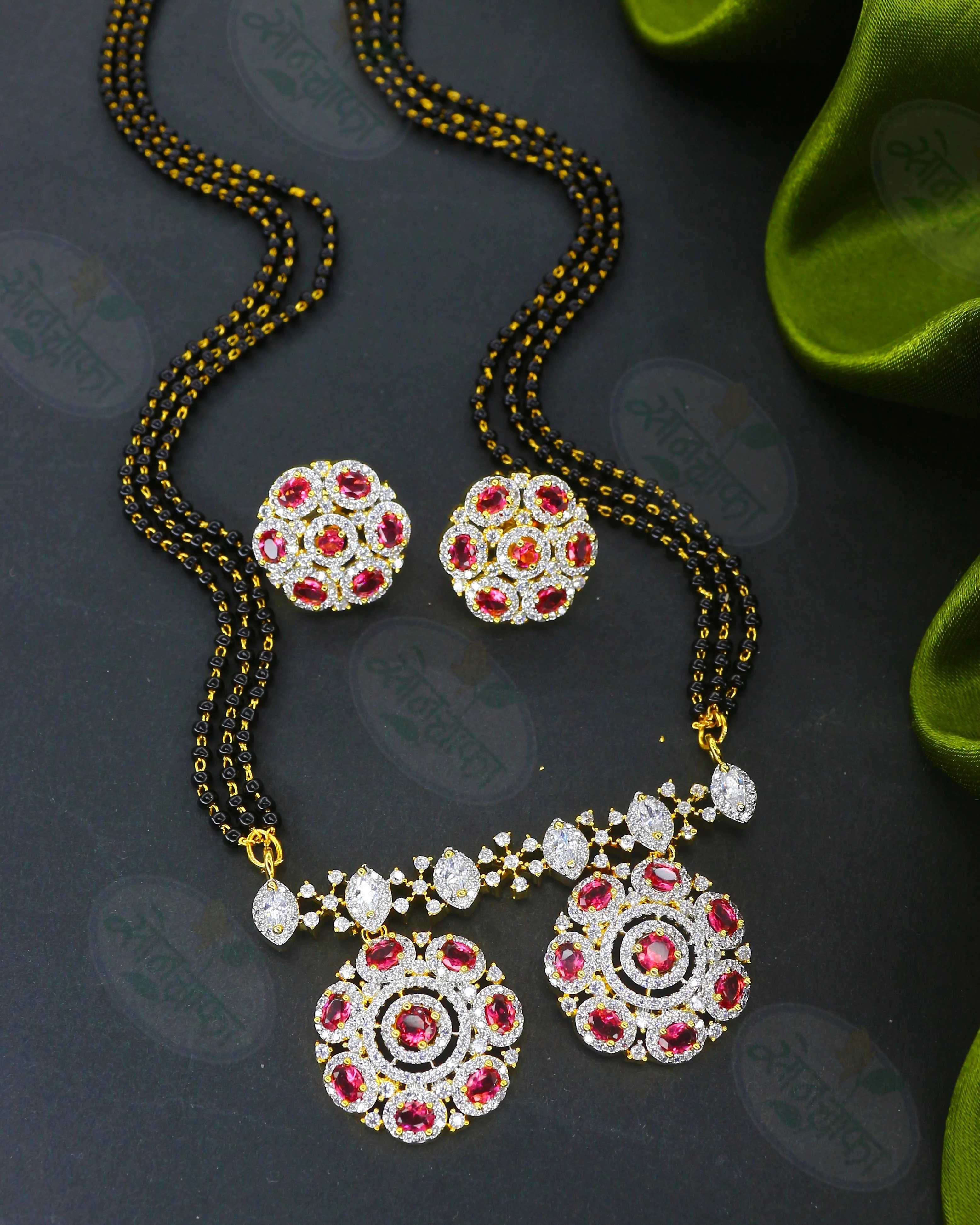 GLAMOROUS GILT DIAMOND MANGALSUTRA - Image 4