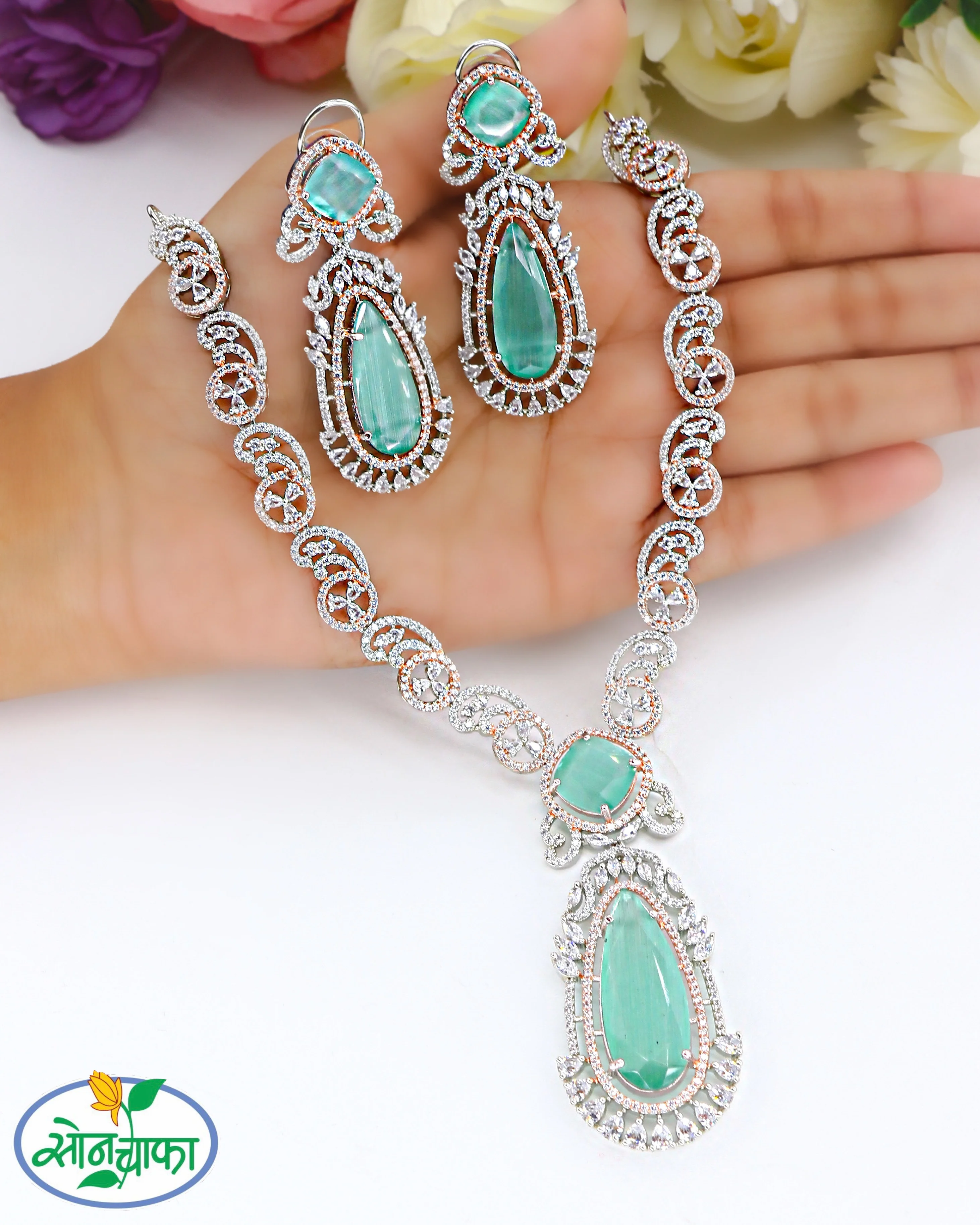 STYLISED LEAFY DIAMOND NECKLACE - Image 2
