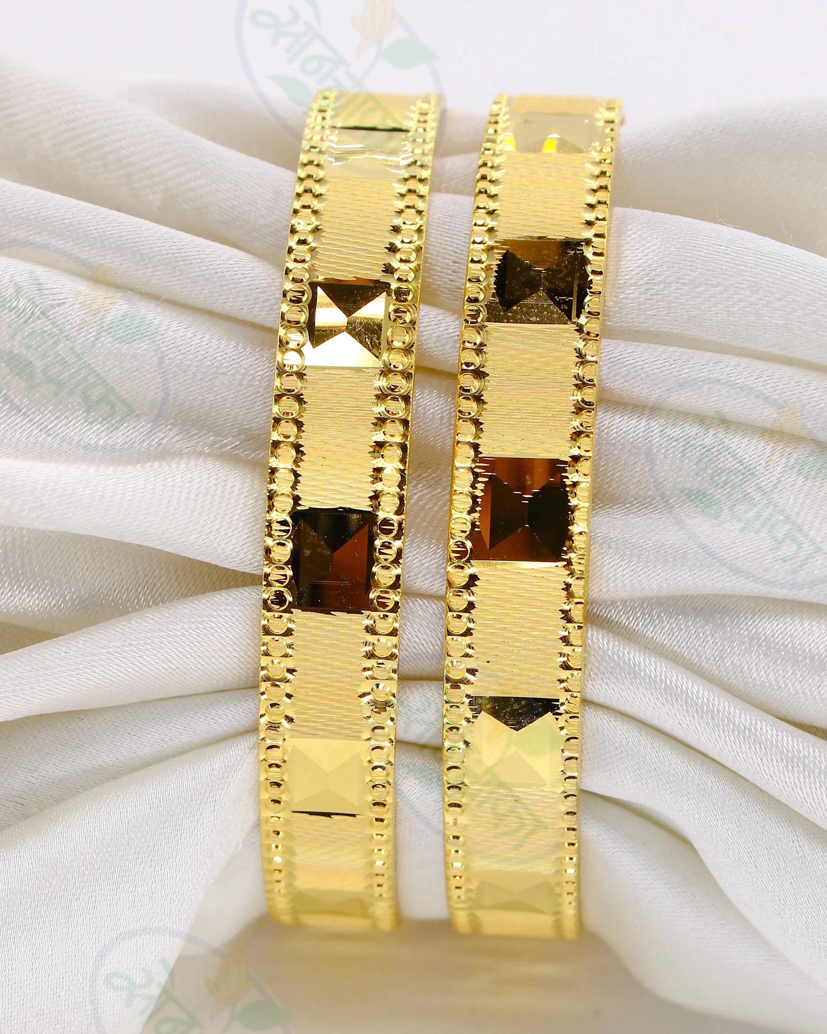 DAZZLING SQUARE DESIGNER BANGLES - Image 5