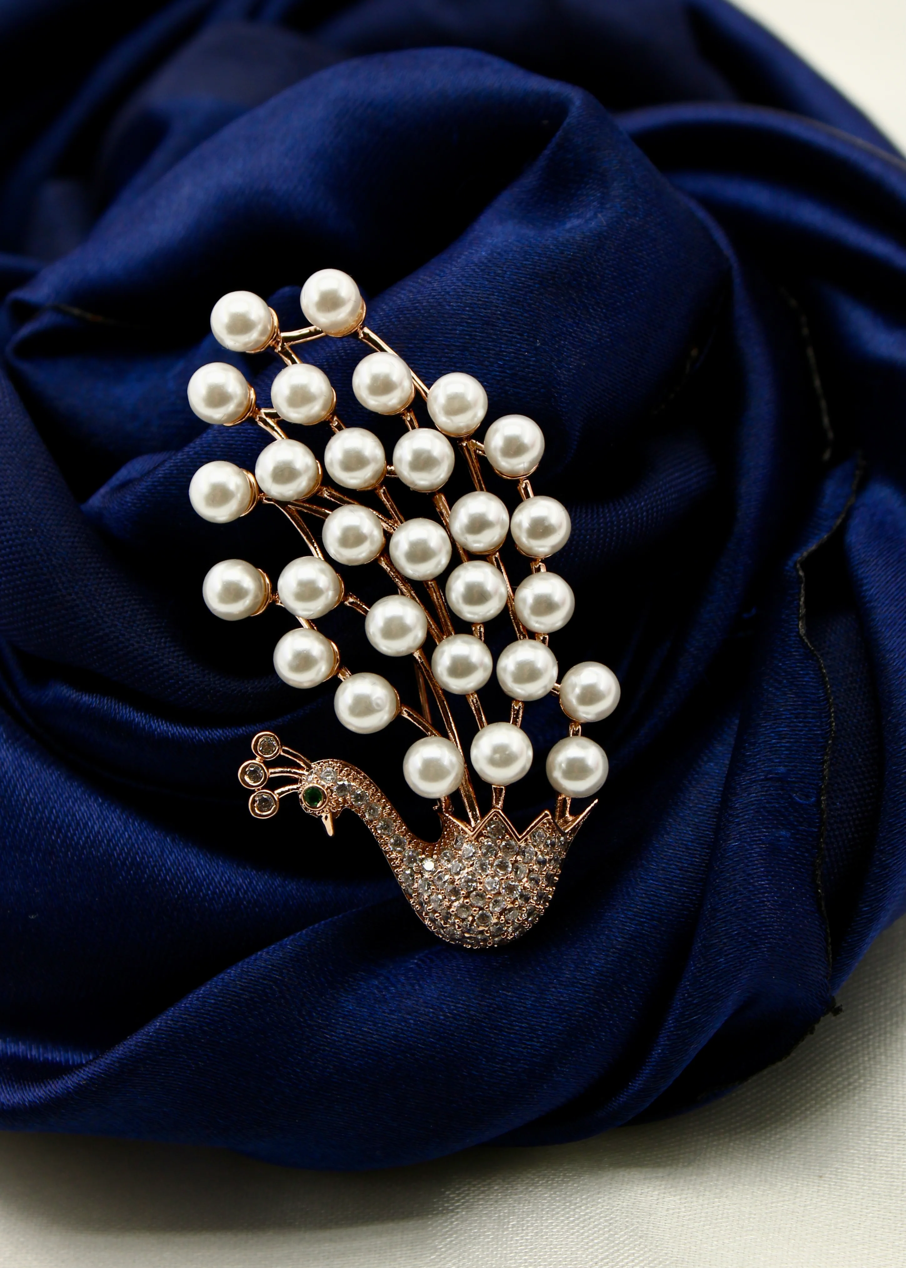 OPULENT PEACOCK PEARLY SAREEPIN - Image 2