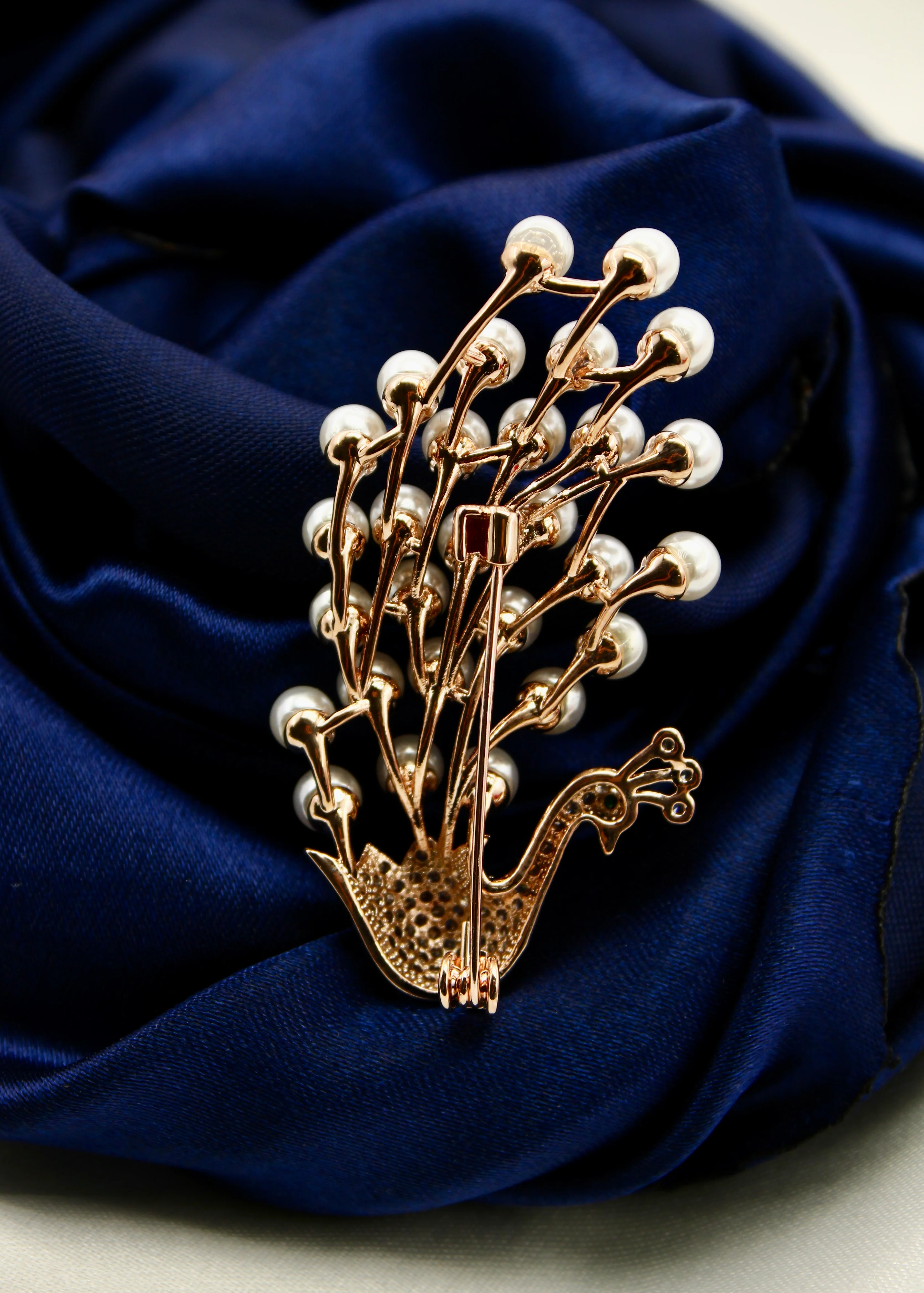 OPULENT PEACOCK PEARLY SAREEPIN - Image 3