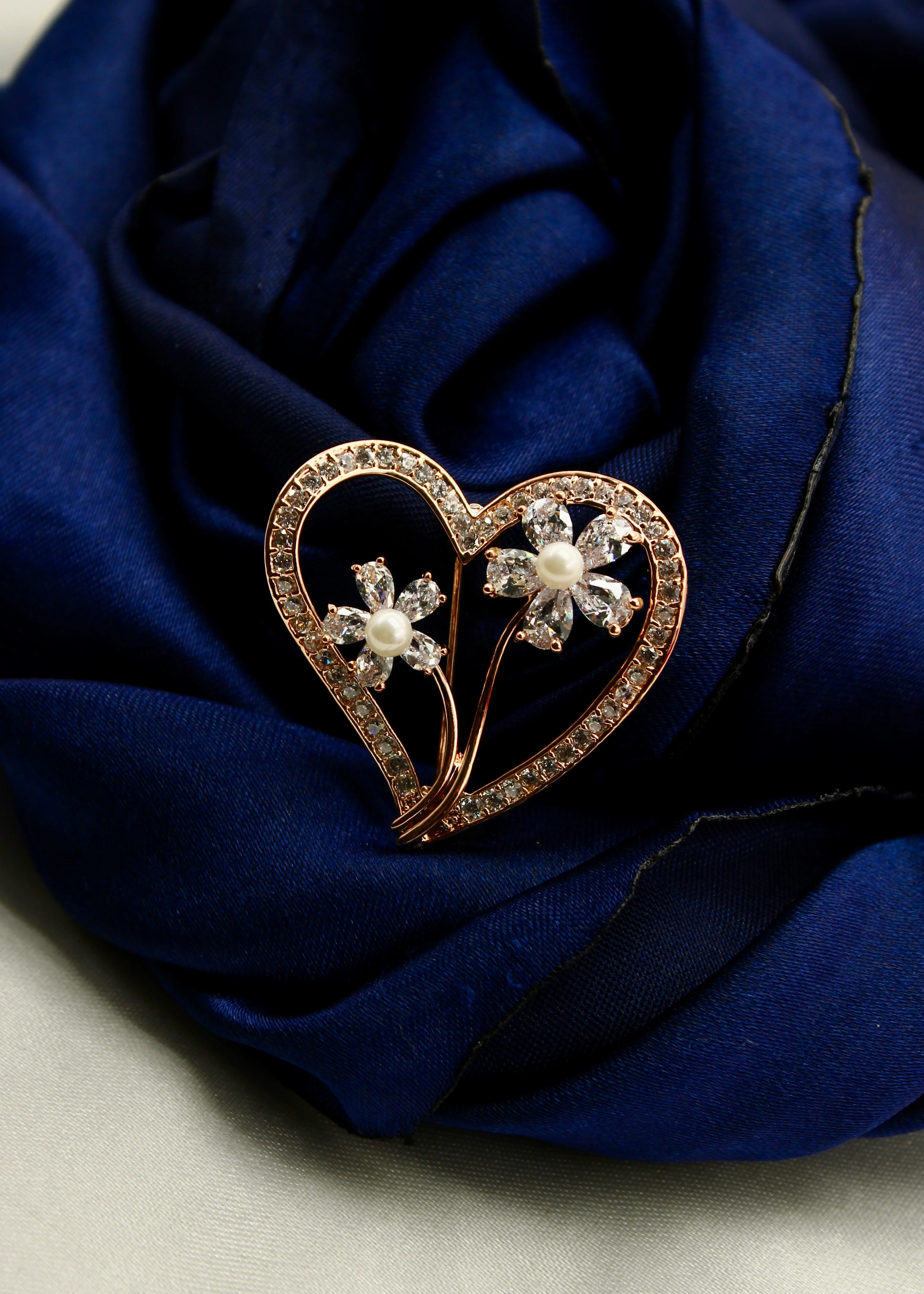 HEART WITH FLORAL DIA SAREEPIN - Image 6