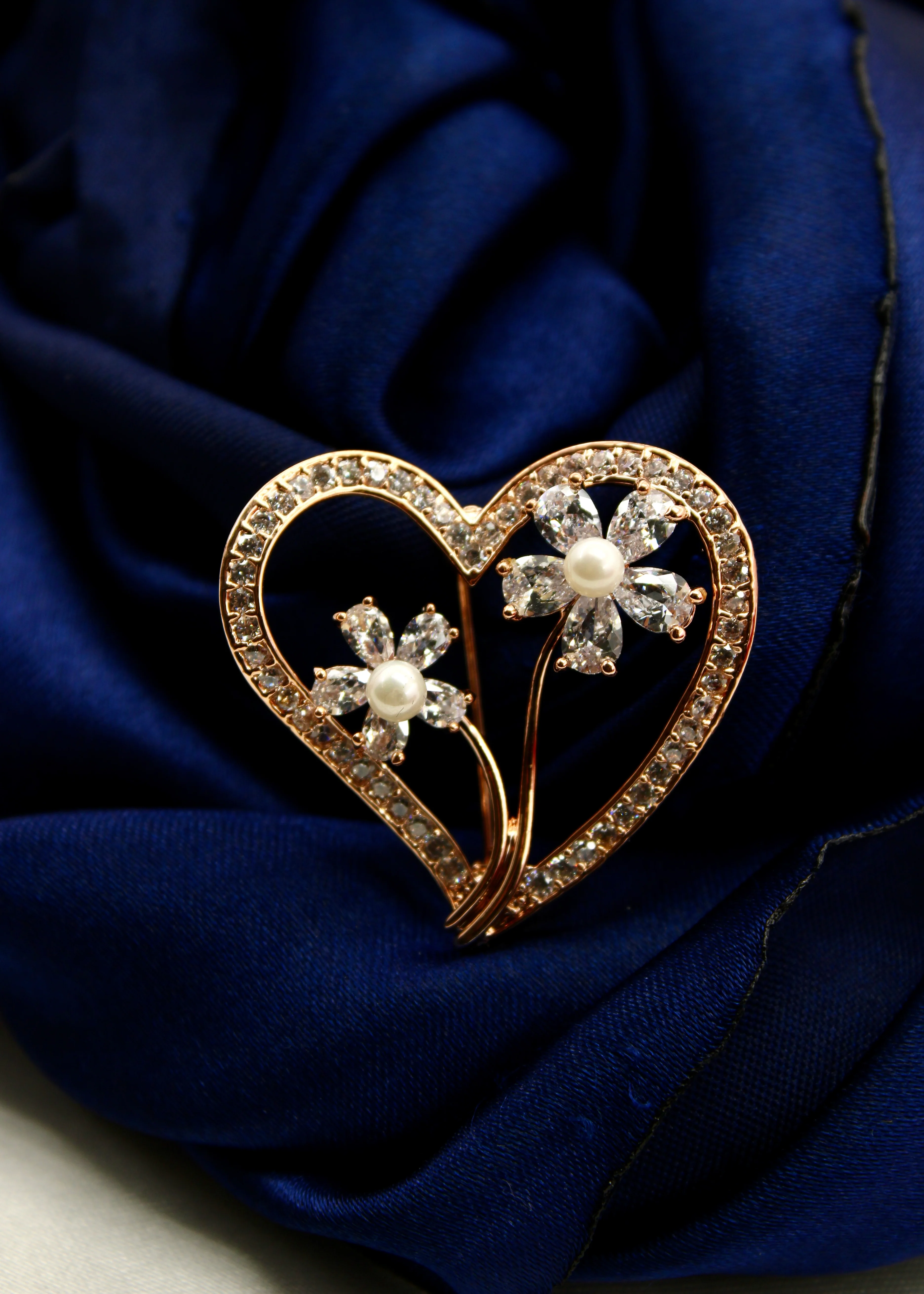 HEART WITH FLORAL DIA SAREEPIN - Image 9
