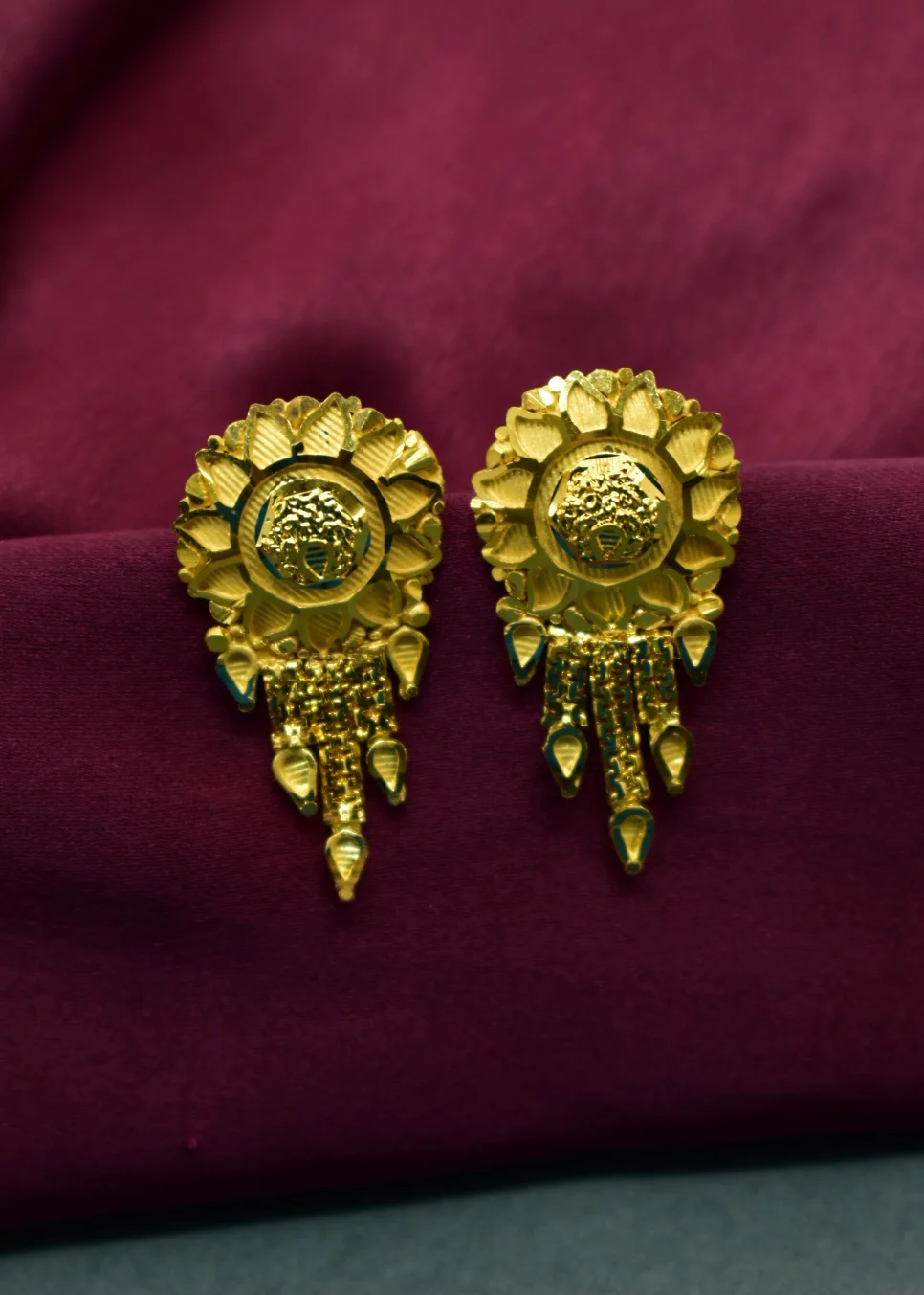 GRACEFUL DESIGNER EARRINGS - Image 6