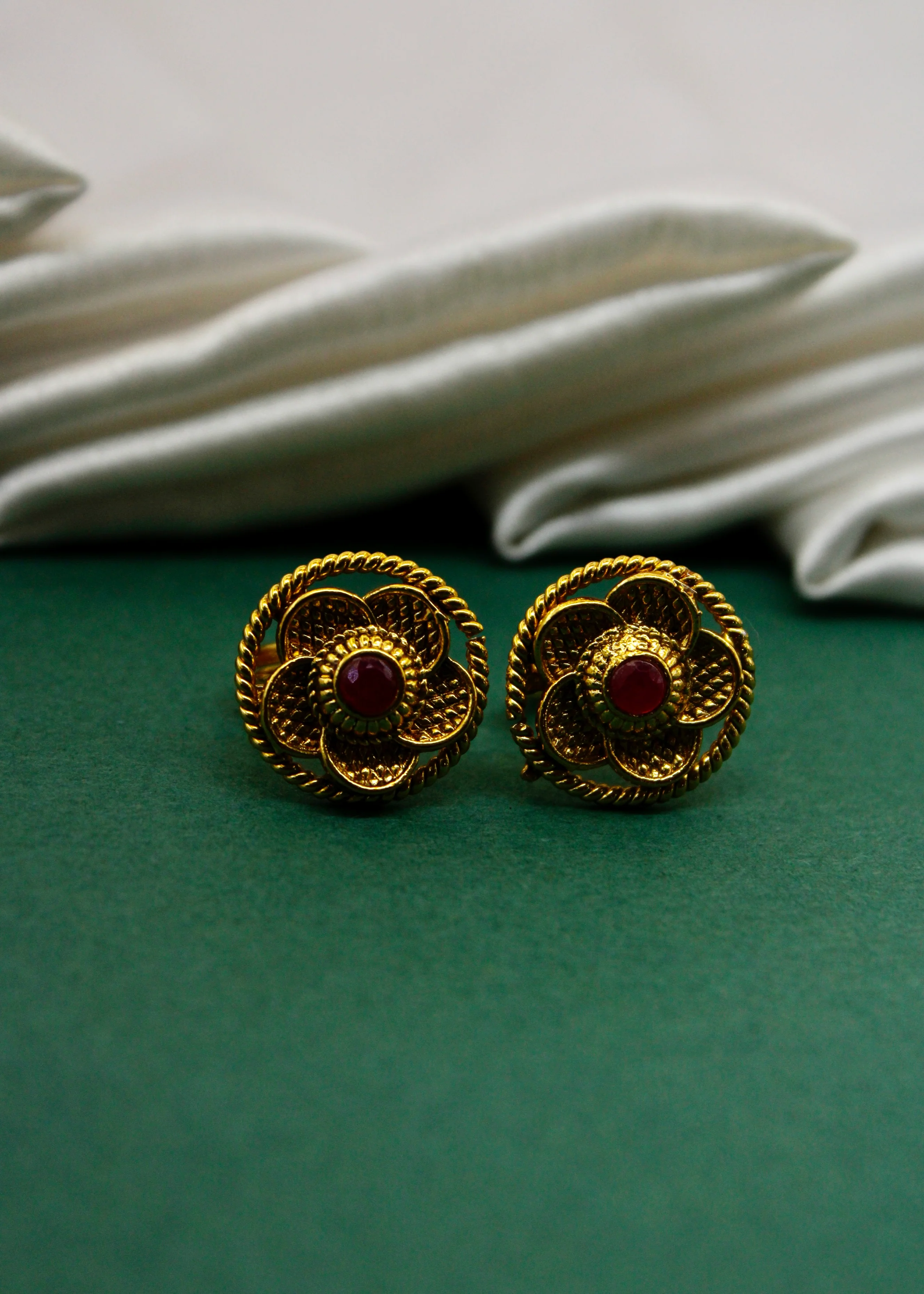 BEAUTIFUL ANTIQUE BICHAVE - Image 3