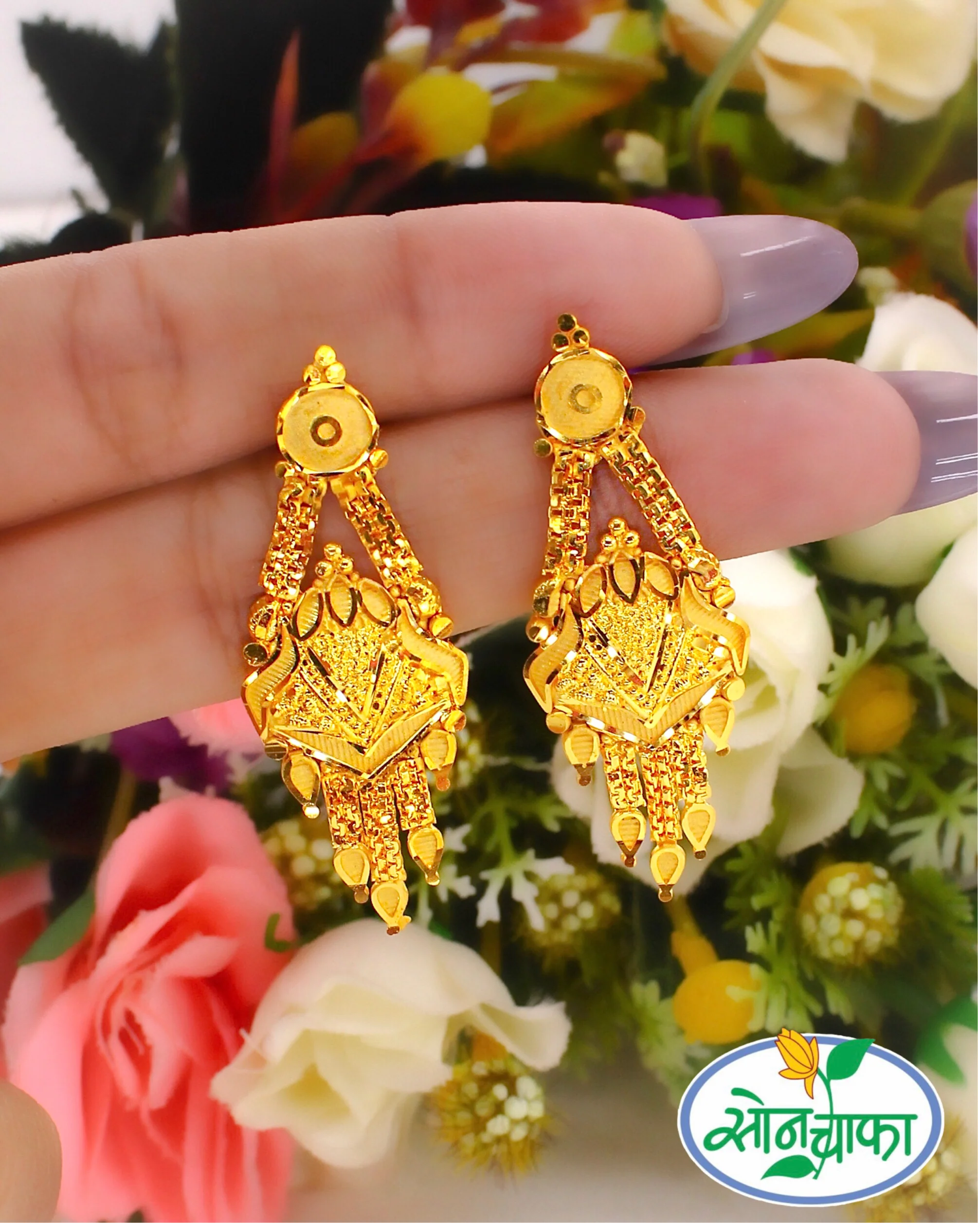 GRACEFUL DESIGNER EARRINGS