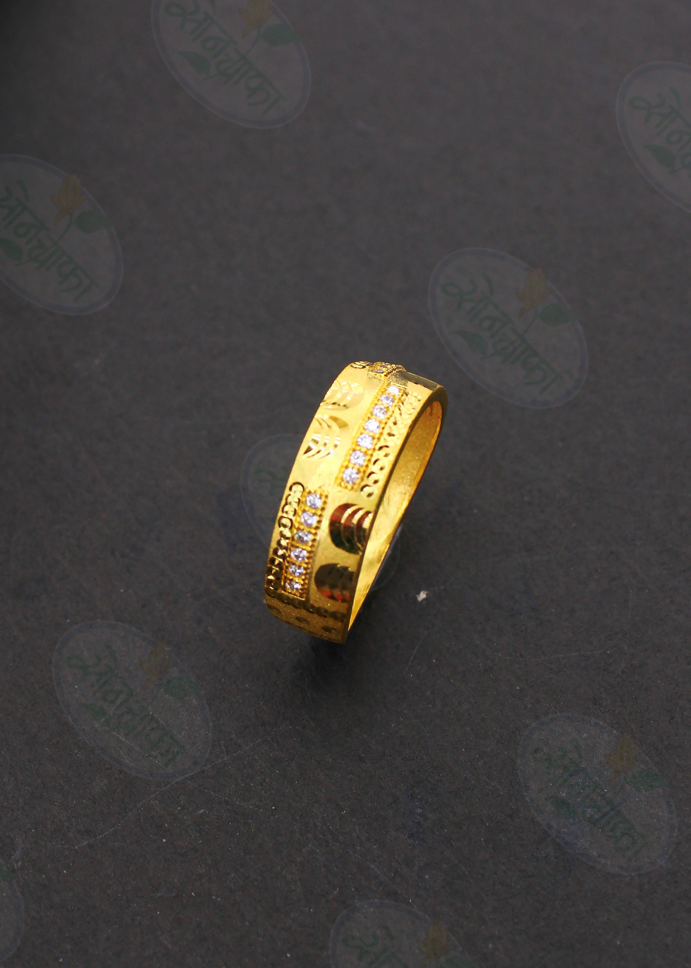ETHNIC RADIANT GOLDEN RING - Image 2