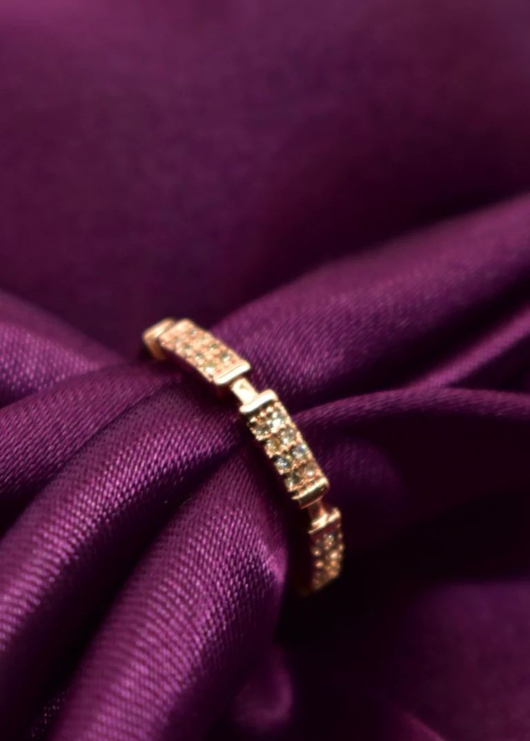 SLEEK LINE PATTERN FINGER RING - Image 2