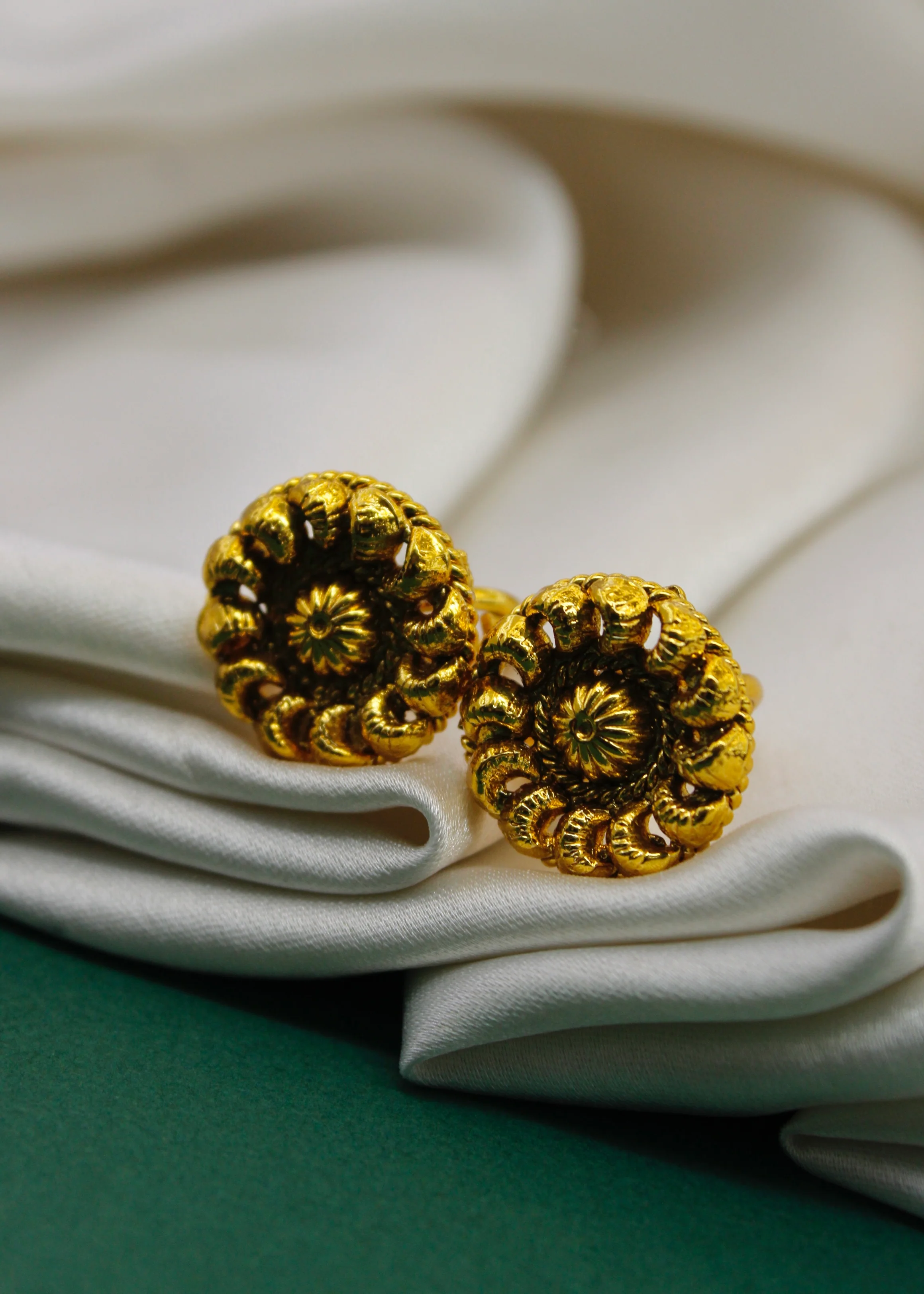 FANCY ANTIQUE BICHAVE - Image 3