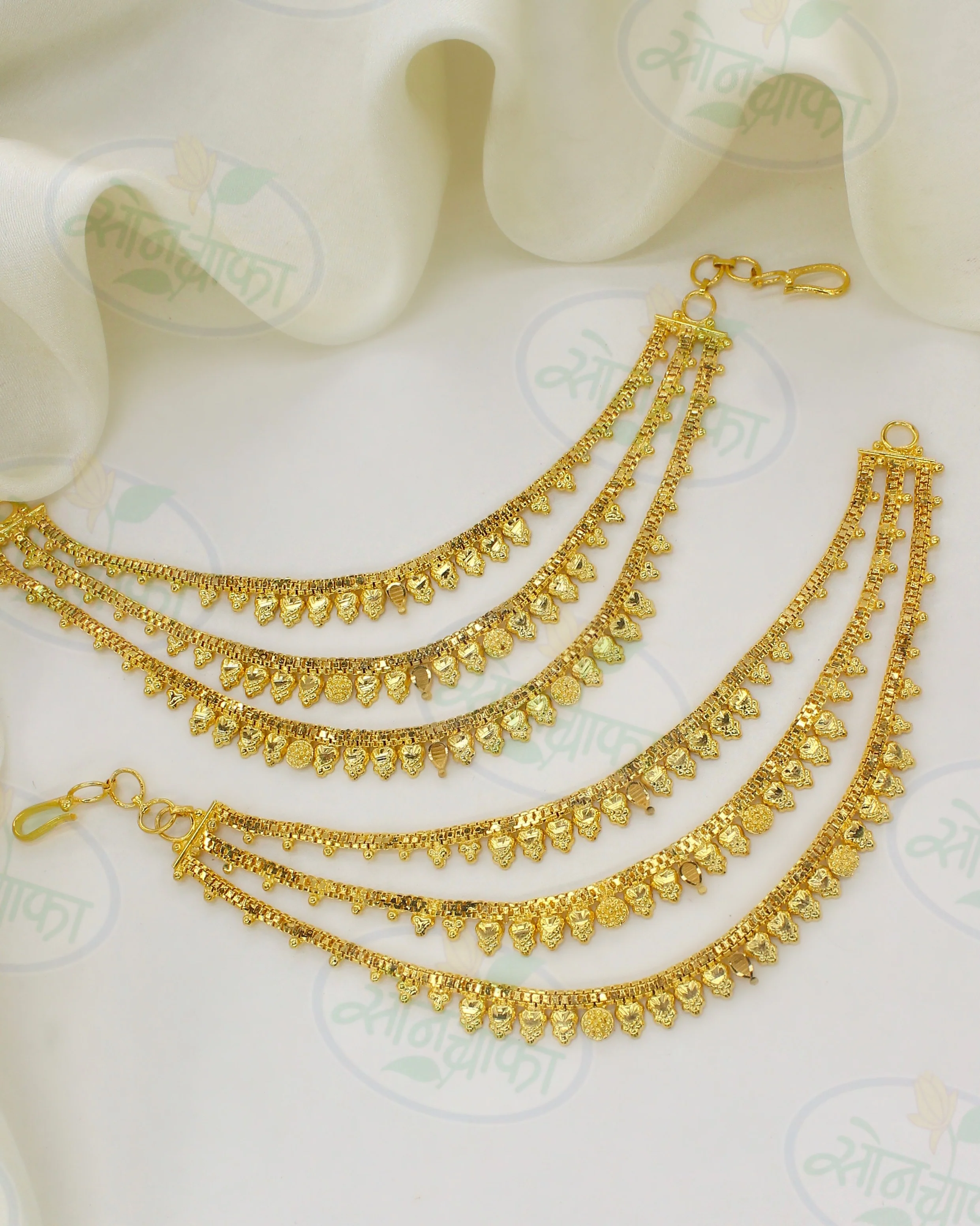 ALLURING GOLD PLATED KANCHAIN