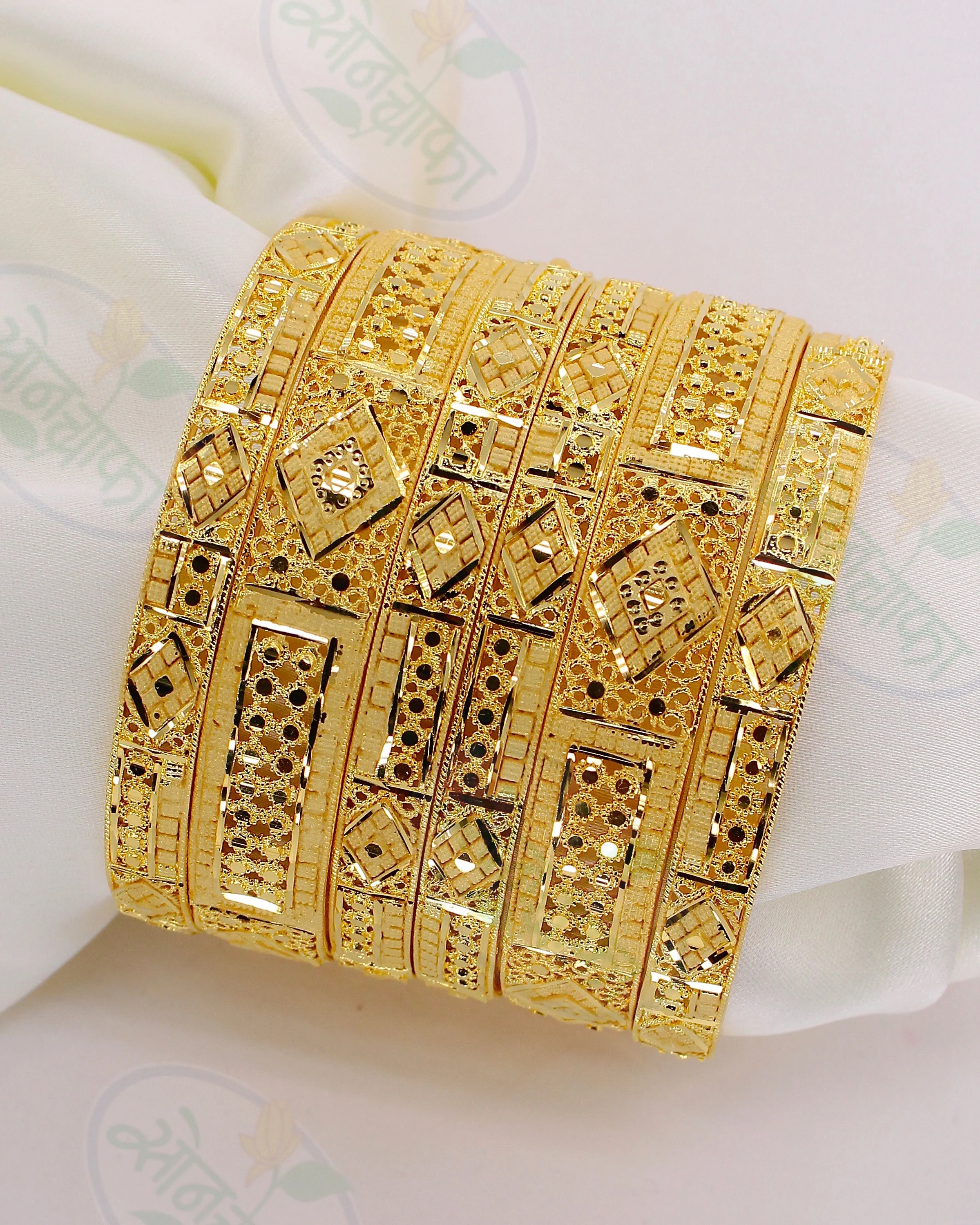 EXCLUISVE 6 PC BANGLES