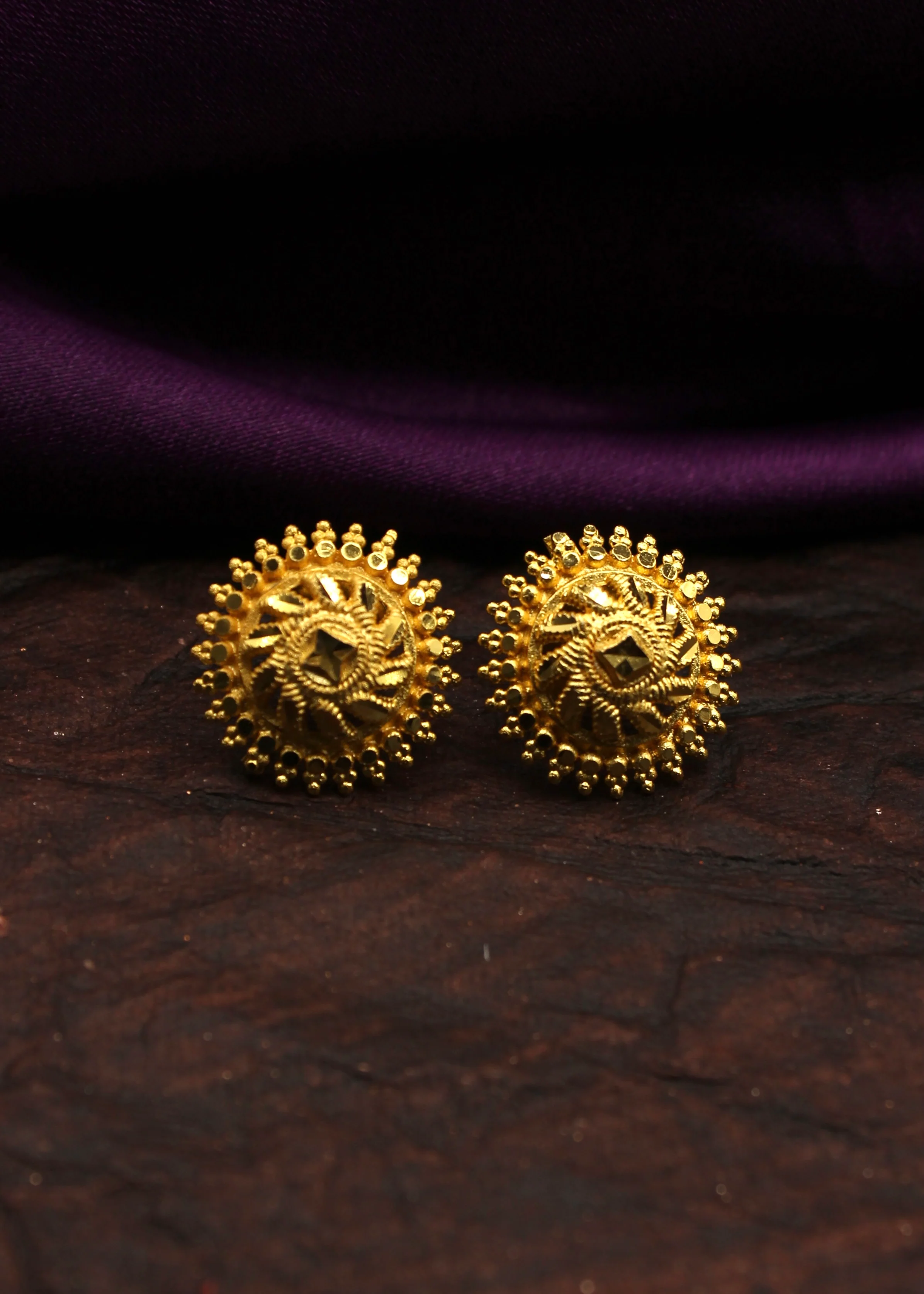 EXQUISITE ANTIQUE TOPS - Image 2