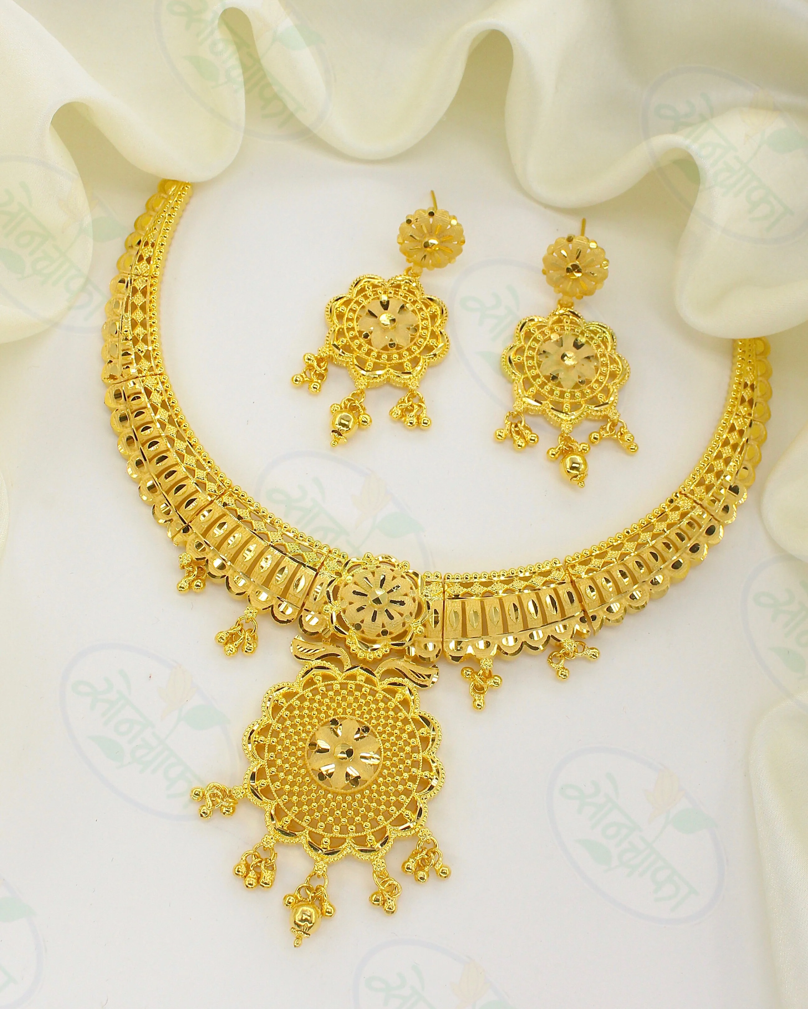 PRETTY BLOSSOM GOLD PLATED NECKLACE - Image 2