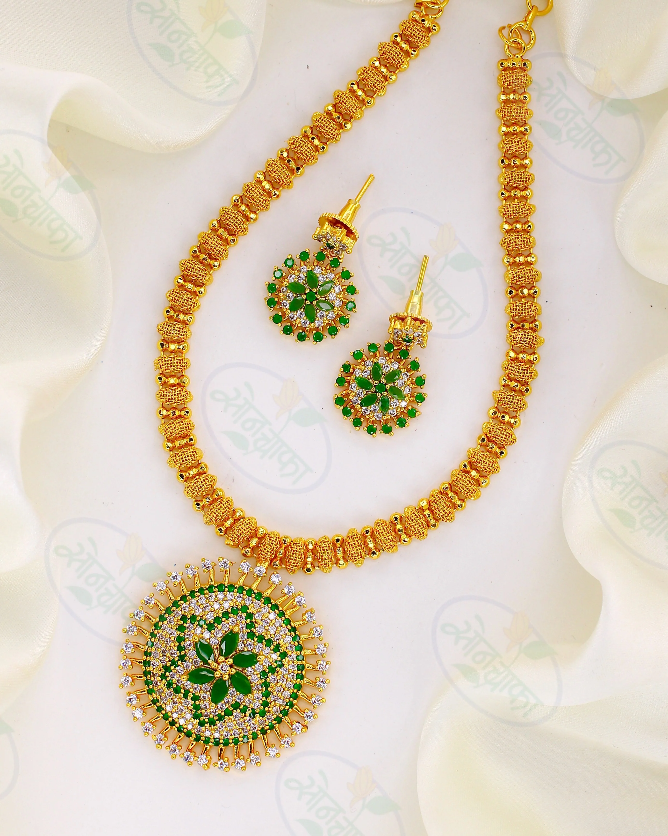 FLORET DESIGNER SURYA HAAR NECKLACE - Image 2