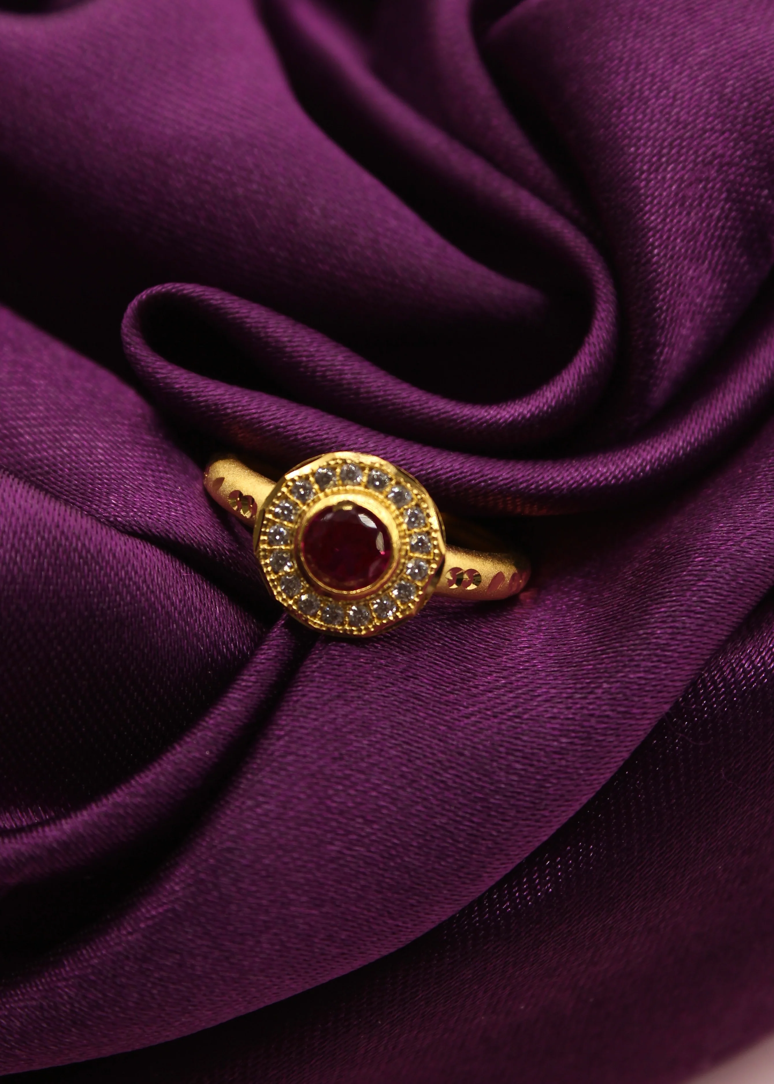 IMPRESSIVE FINGER RING - Image 3