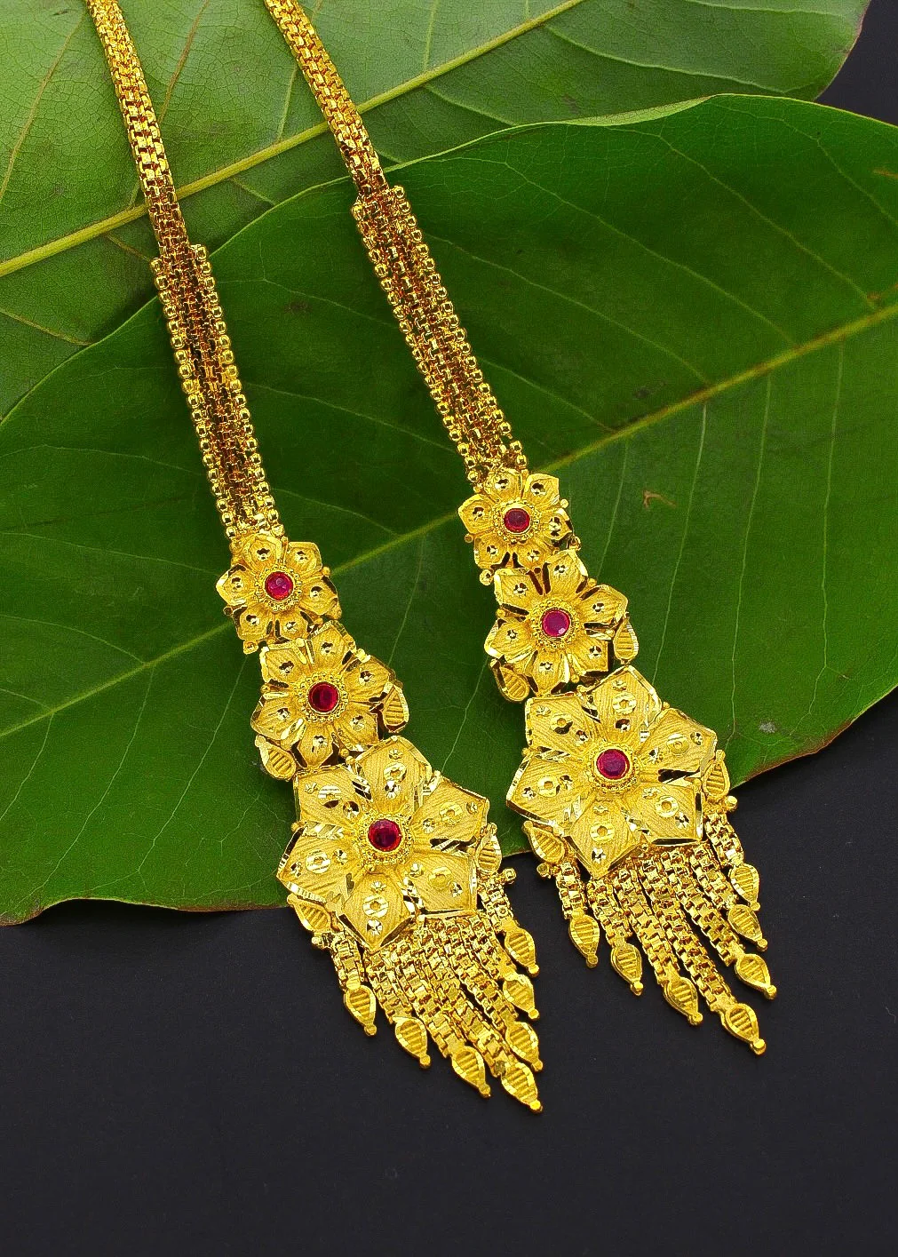 TEXTURED FLORAL KANCHAIN WITH EARRINGS - Image 3