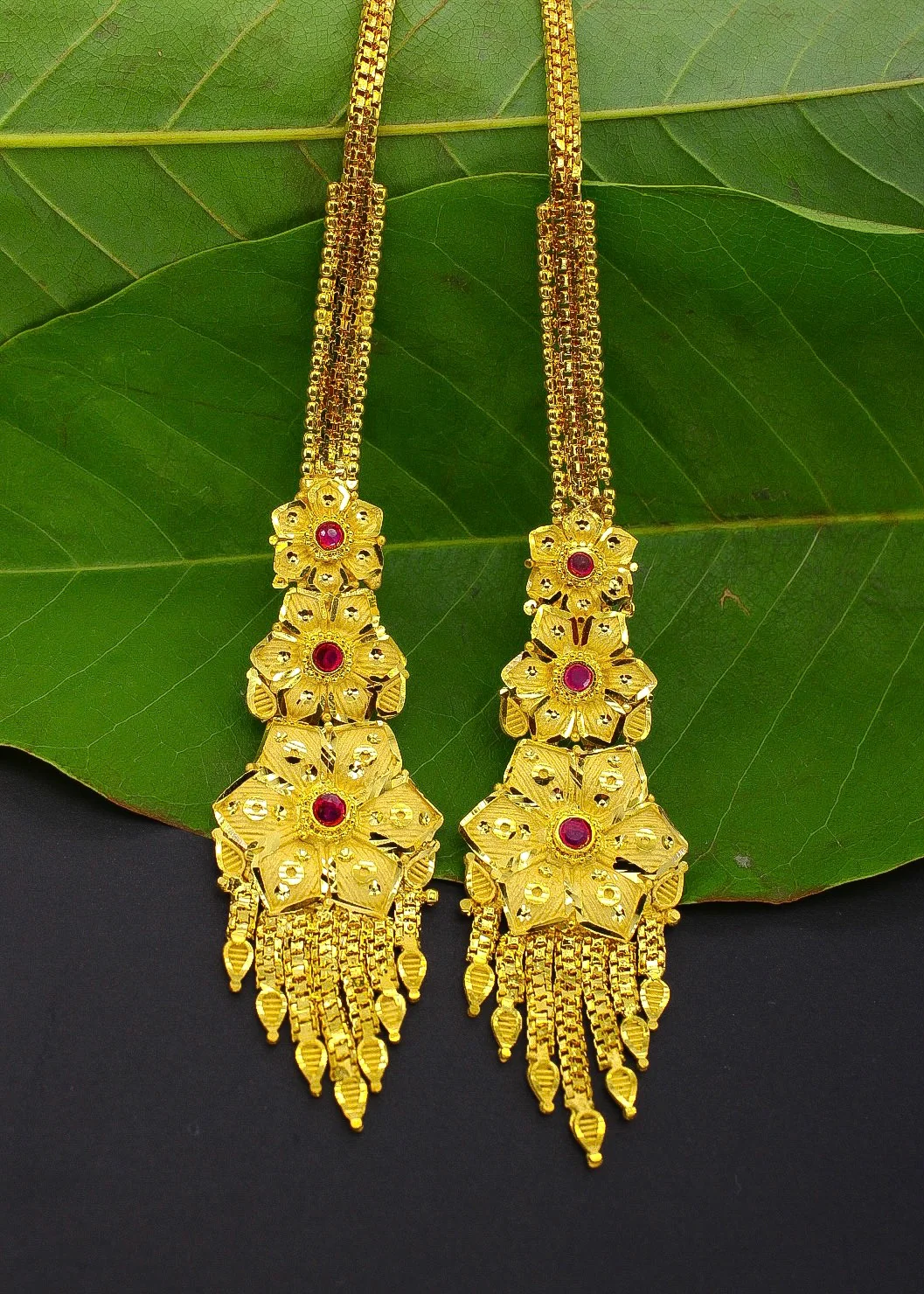 TEXTURED FLORAL KANCHAIN WITH EARRINGS - Image 4