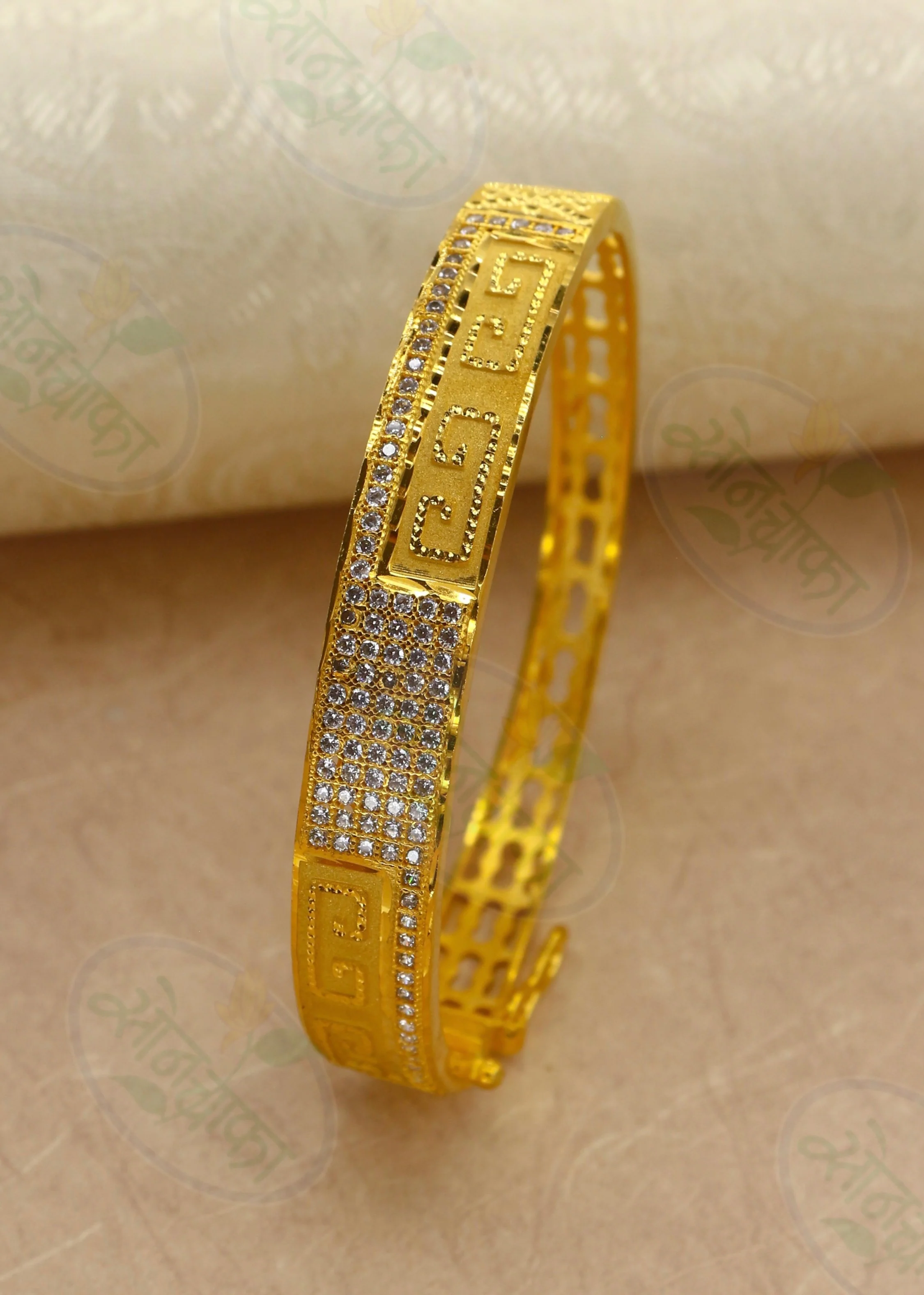 CLASSY & TRENDY DESIGNER GOLDEN KADA - Image 2