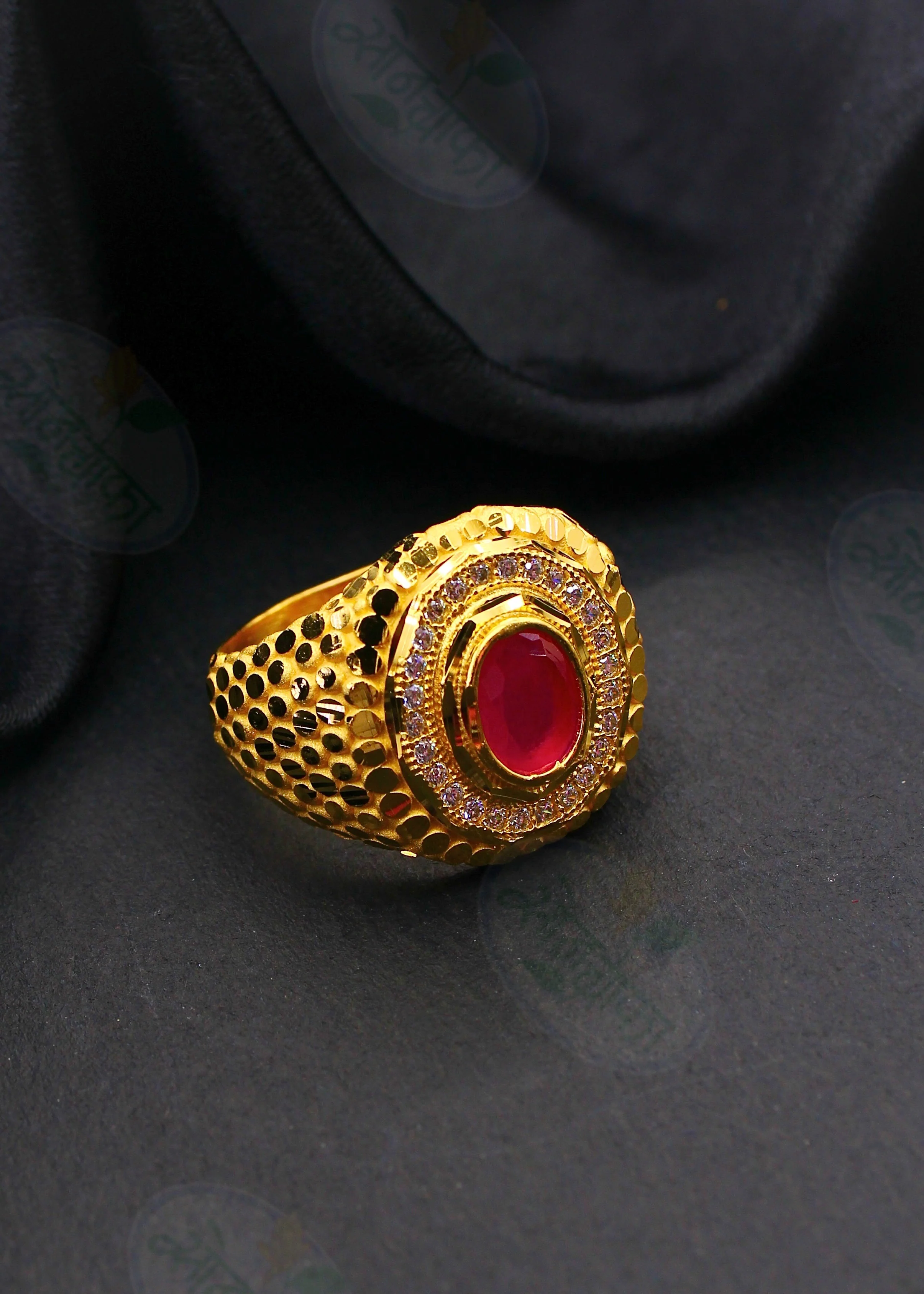 STYLISED GOLDEN RING - Image 2
