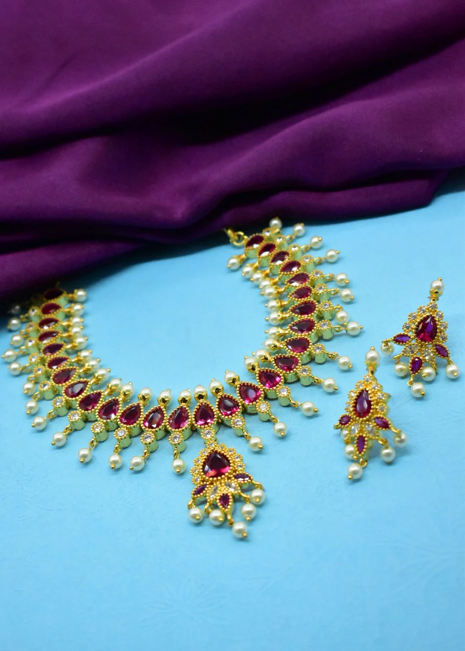 DAZZLING MOTI NECKLACE