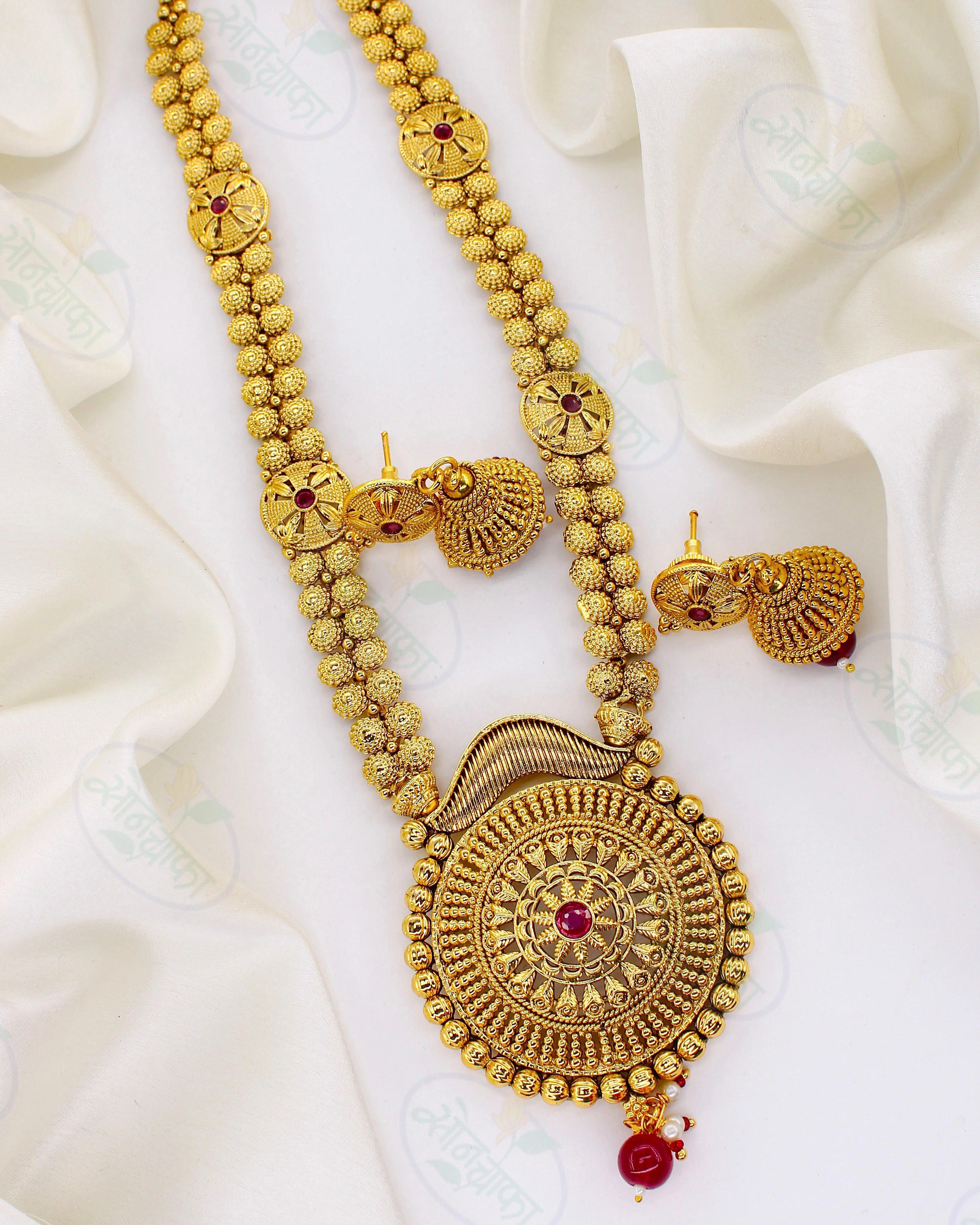 GRACEFUL RADIANCE ANTIQUE NECKLACE - Image 2