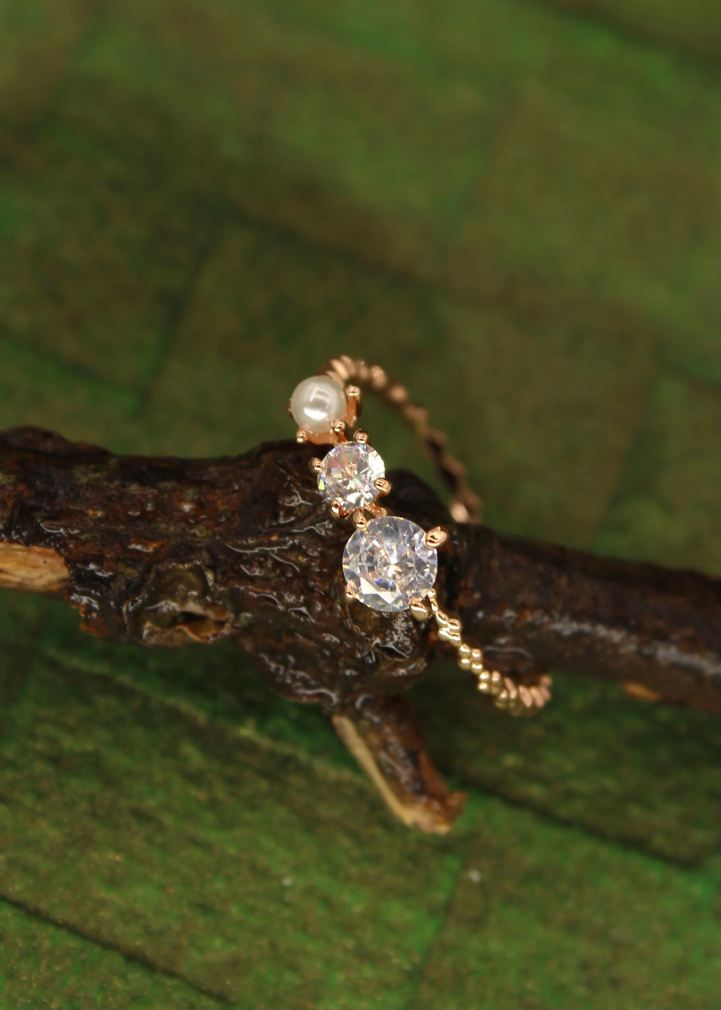 FANCY FINGER RING