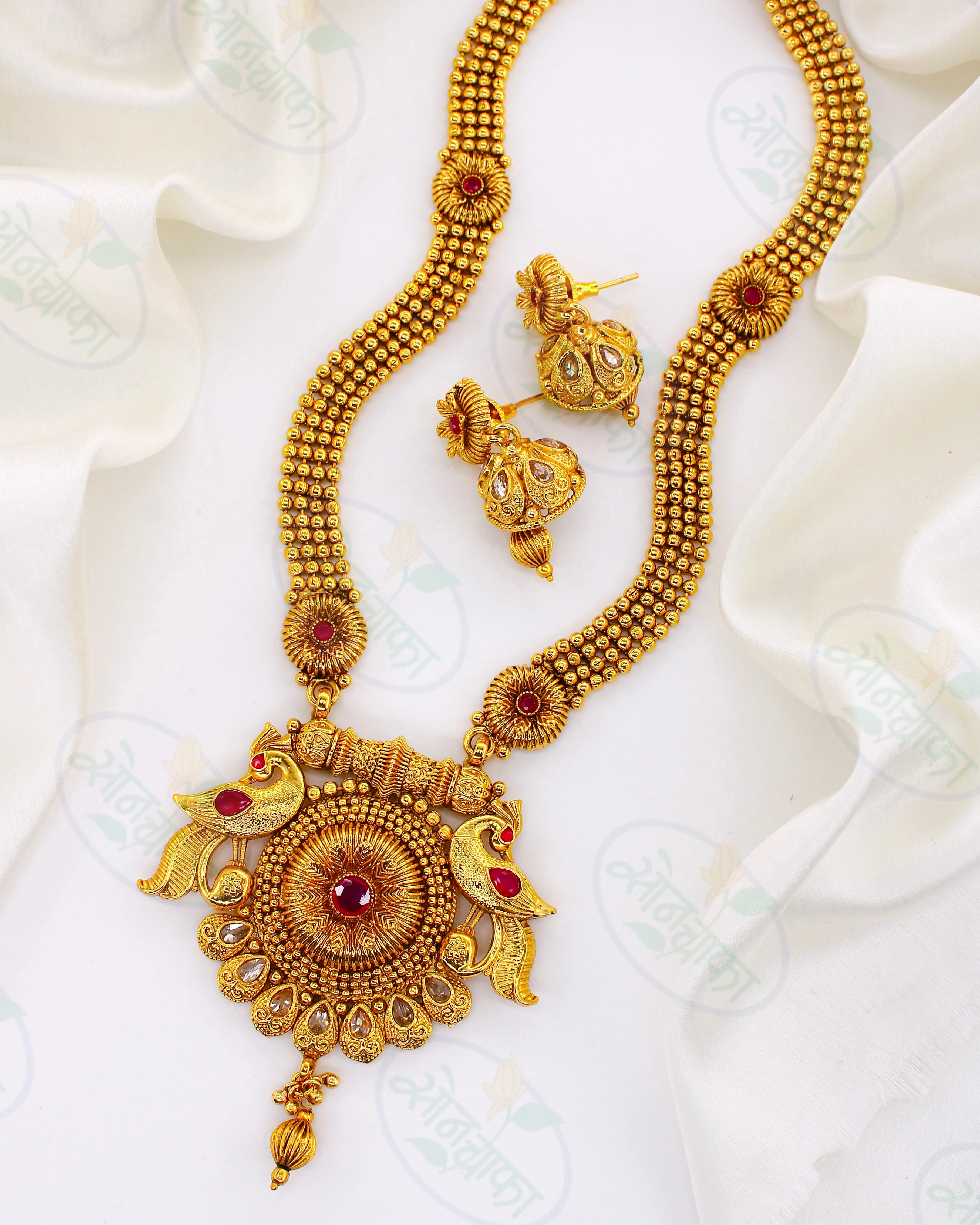 MARVELLOUS PEACOCK ANTIQUE NECKLACE - Image 2