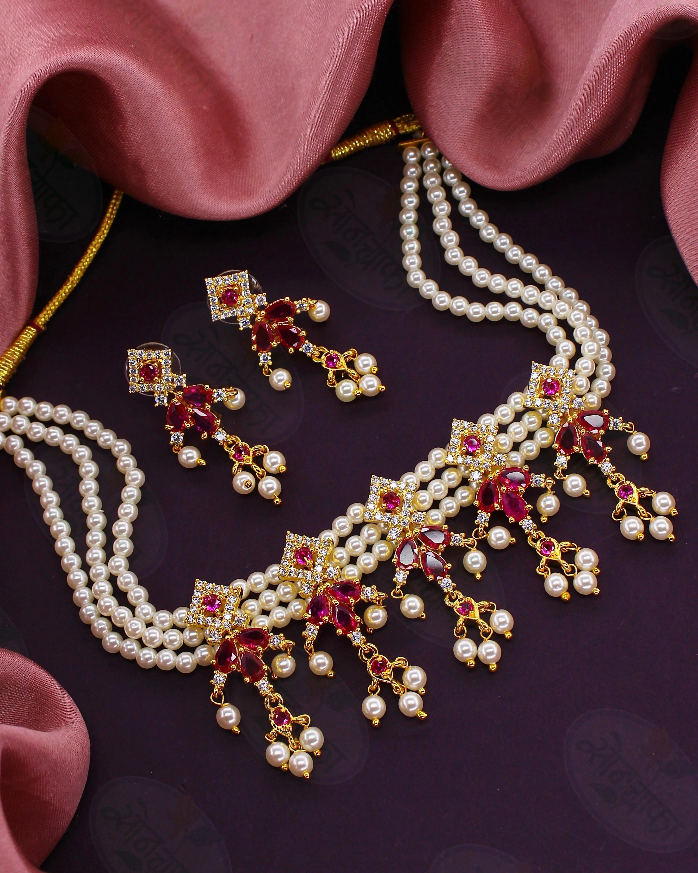 SPLENDID SQUARE DESIGNER NECKLACE - Image 3