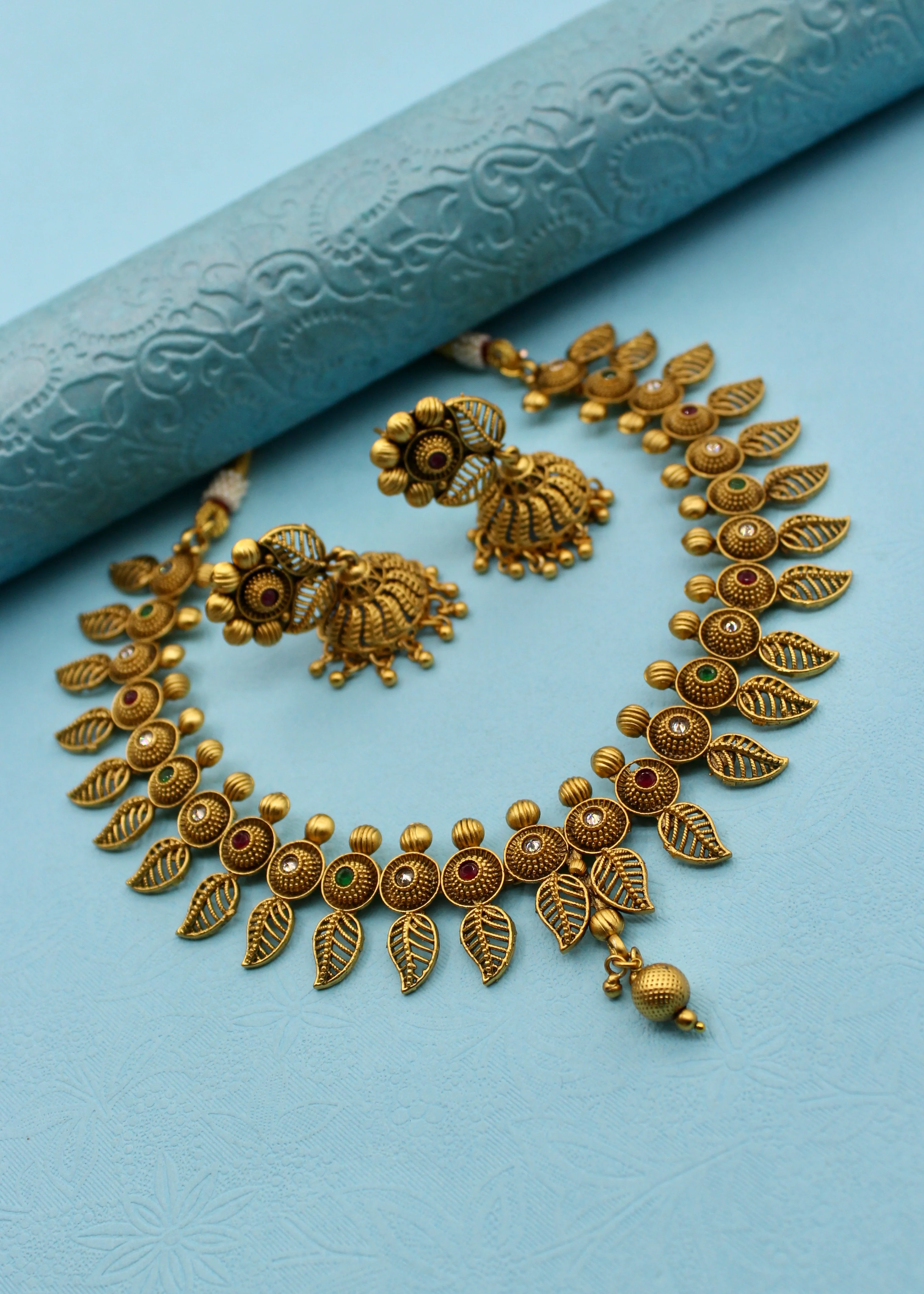 APPEALING LEAFY RAJWADI NECKLACE - Image 2