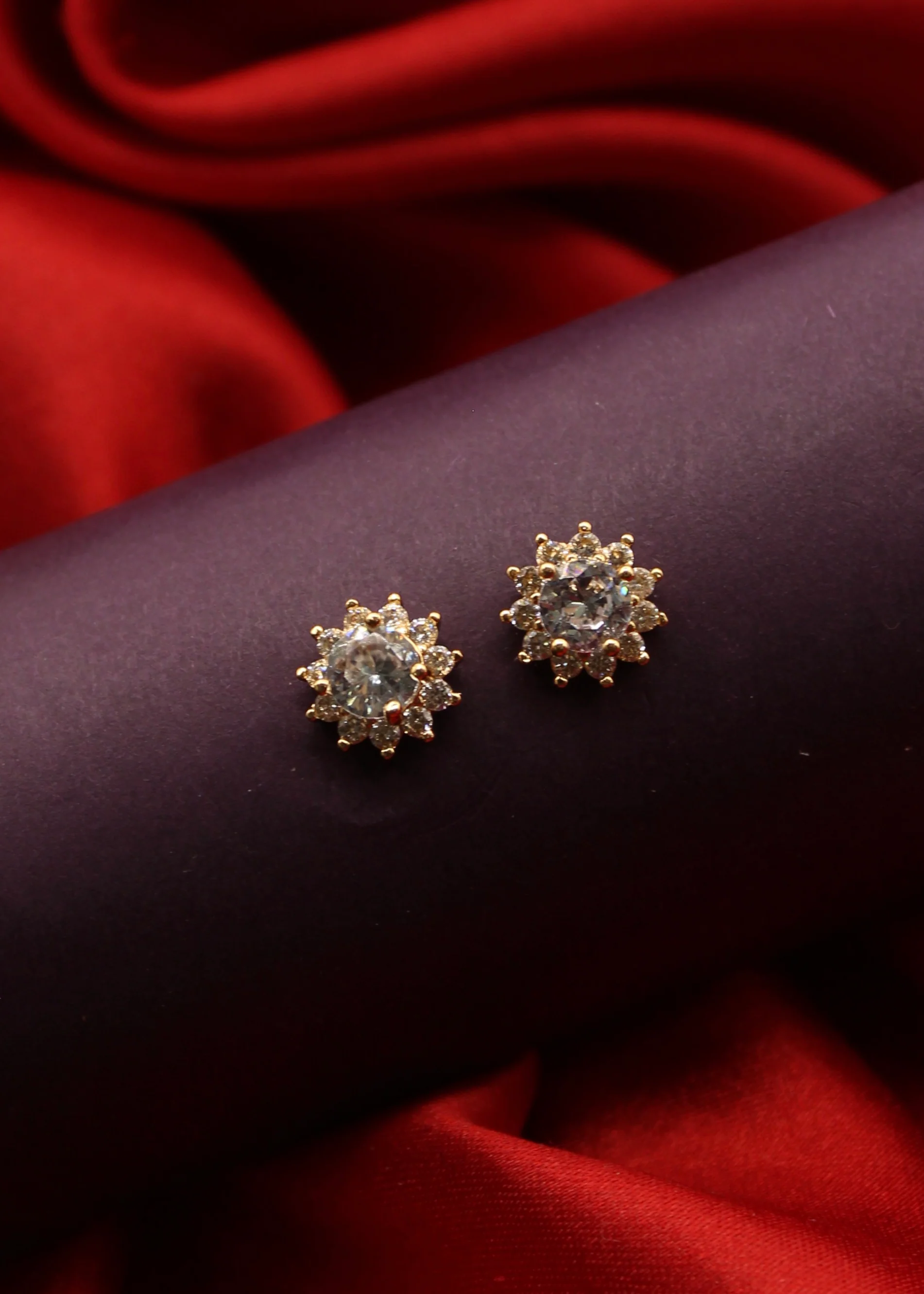 DELICATE FLORAL DIA STUDS - Image 3