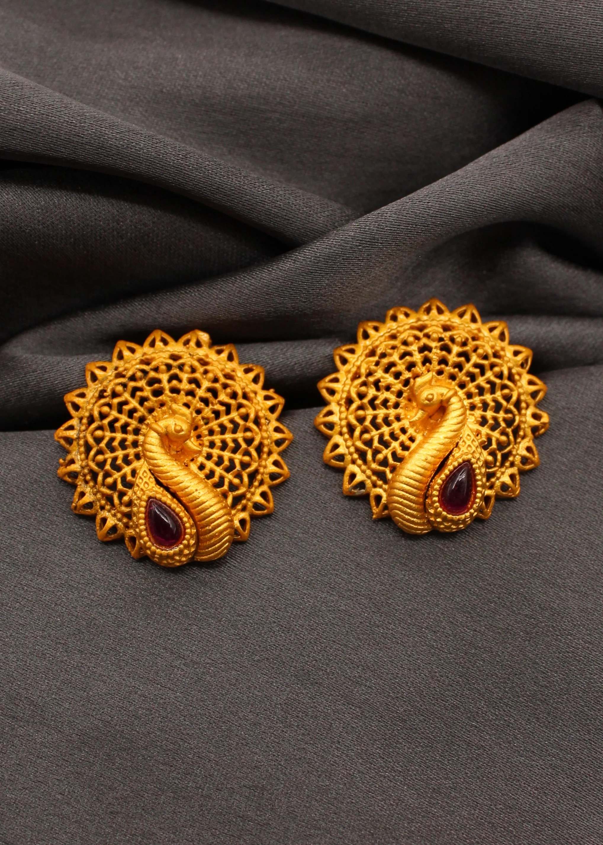 STYLISH PEACOCK STUDS - Image 4