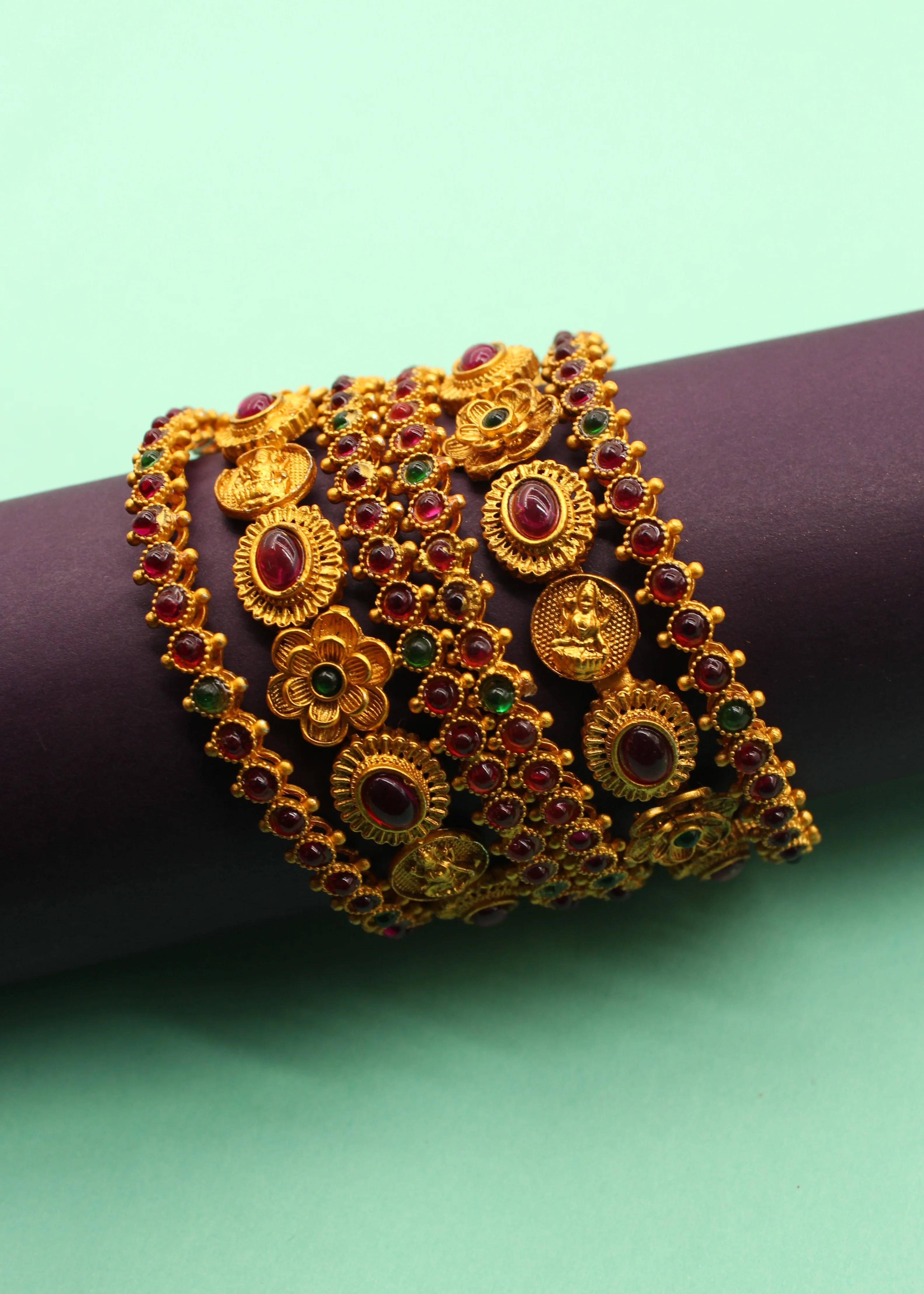 TEMPLE DESIGNER PESHWAI BANGLES