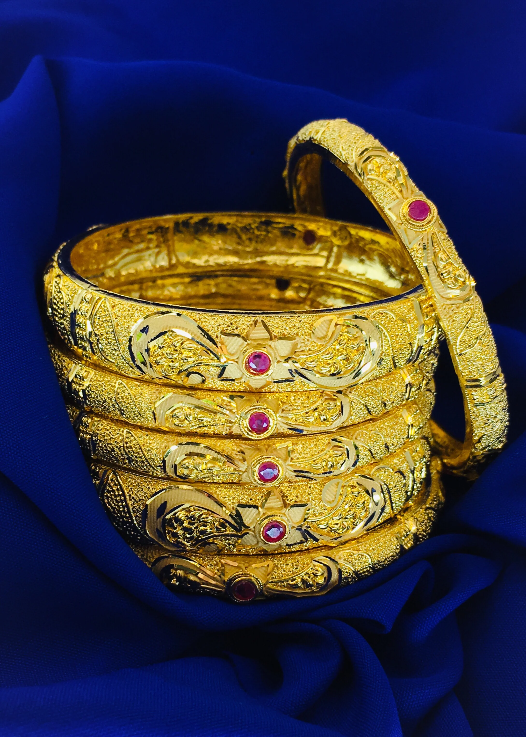 STUNNING GOLD PLATED BANGLES - Image 9