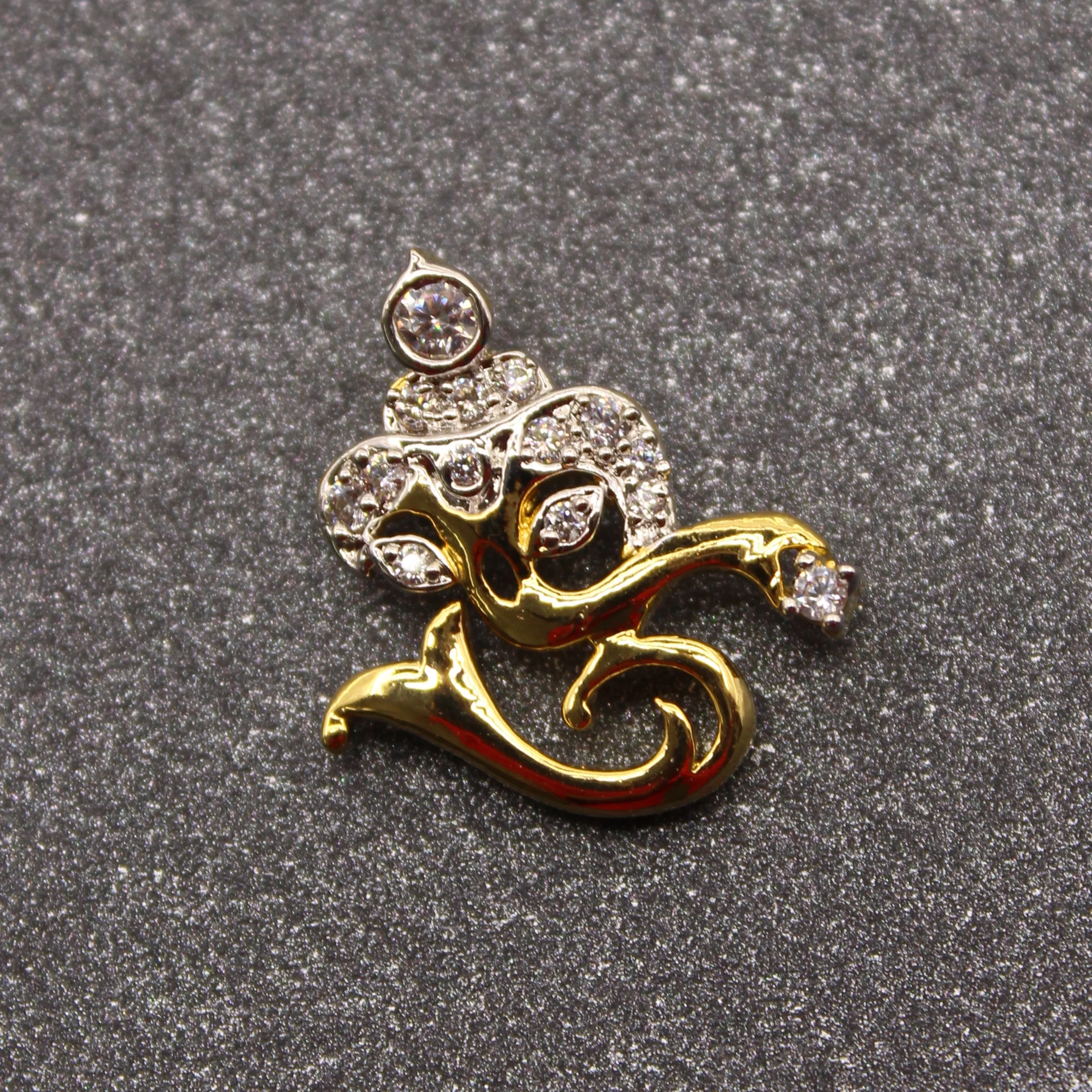 GRACEFUL DIA PENDANT - Image 11