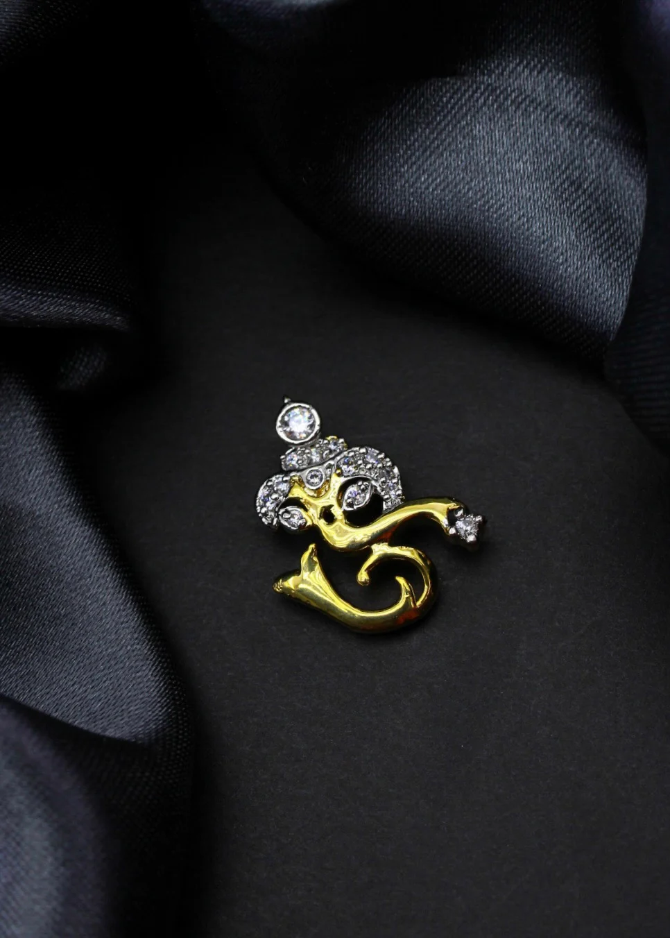 GRACEFUL DIA PENDANT - Image 2