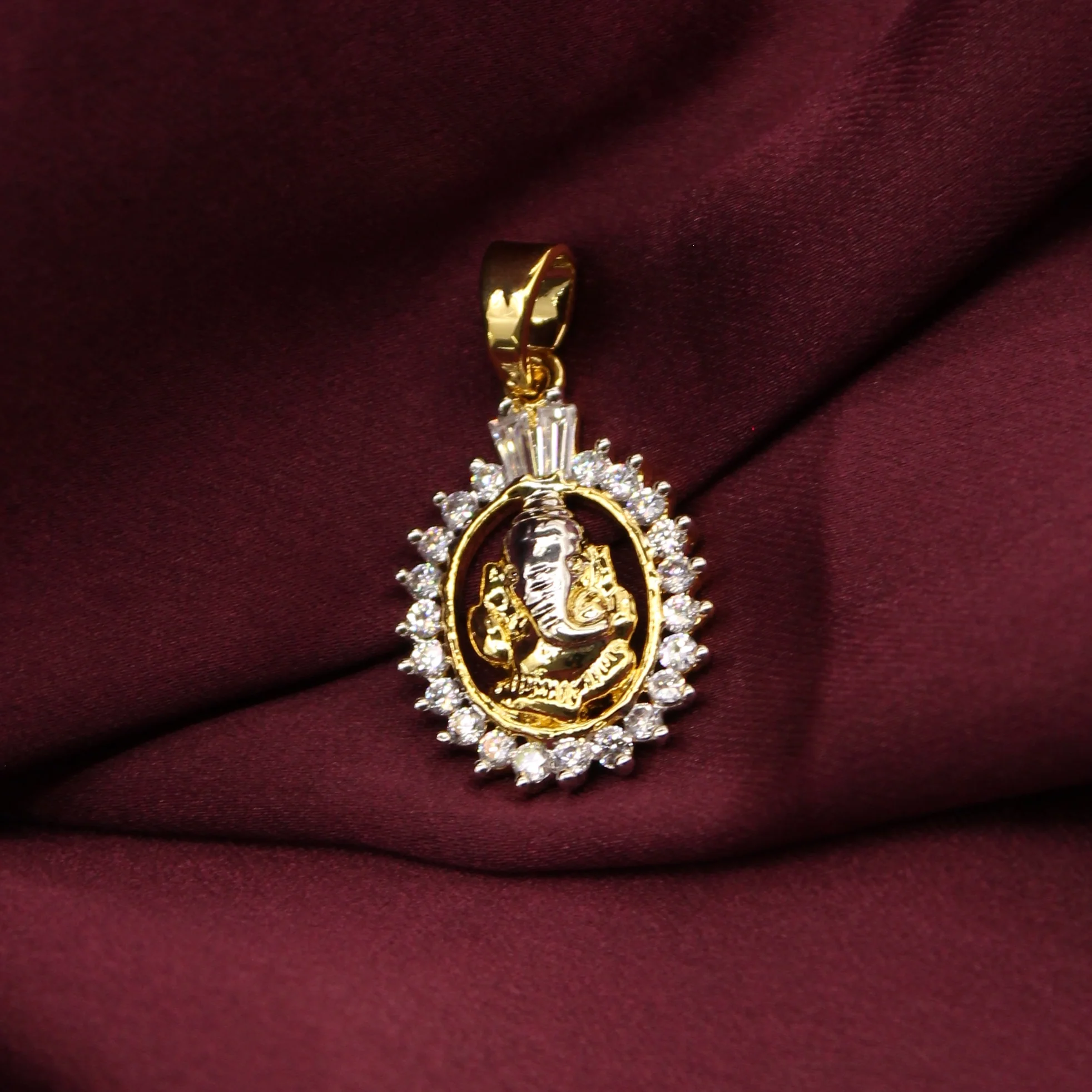OVAL DESIGNER DIA PENDANT - Image 8