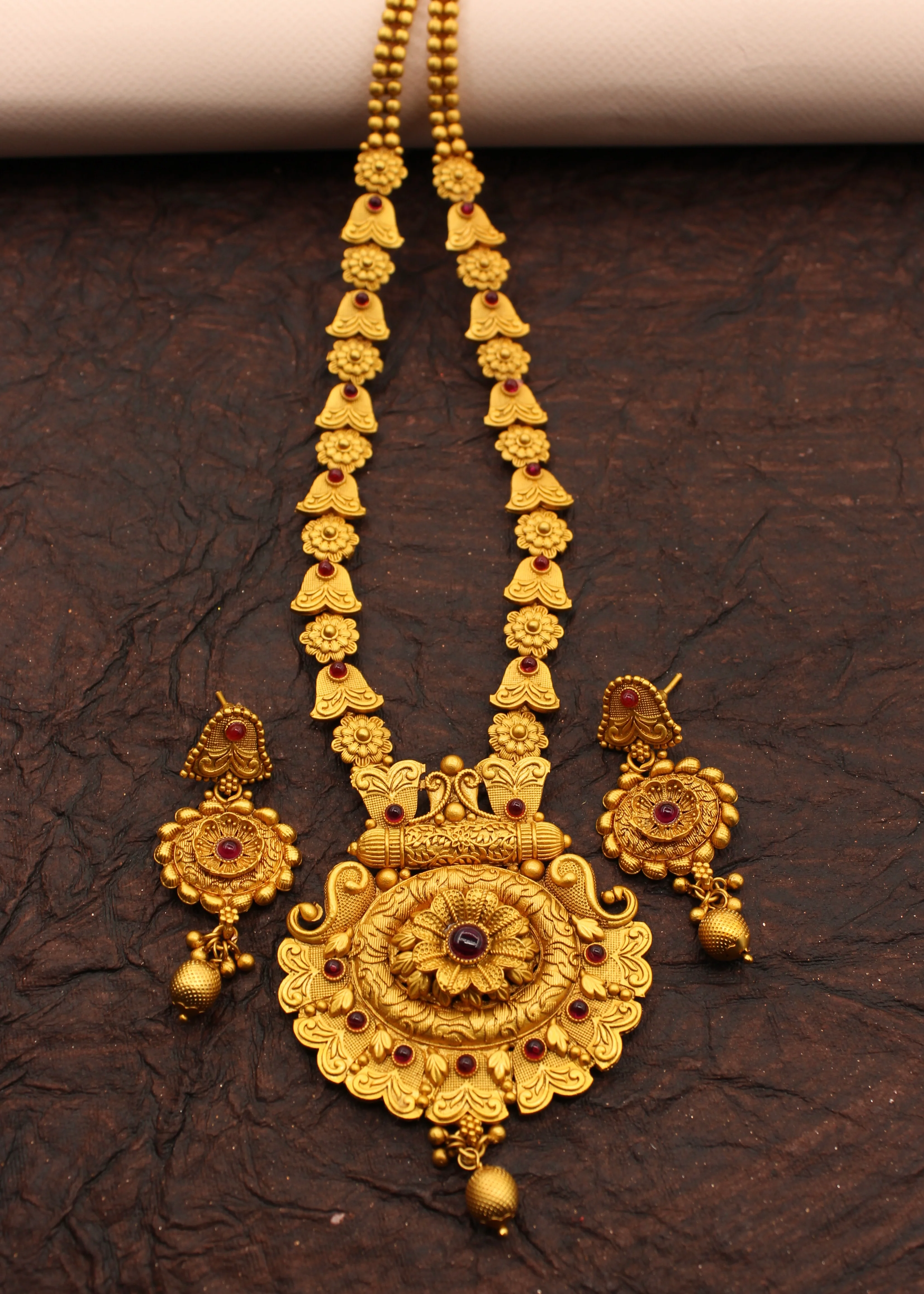 EXQUISITE FLOWERET MATTE NECKLACE - Image 2