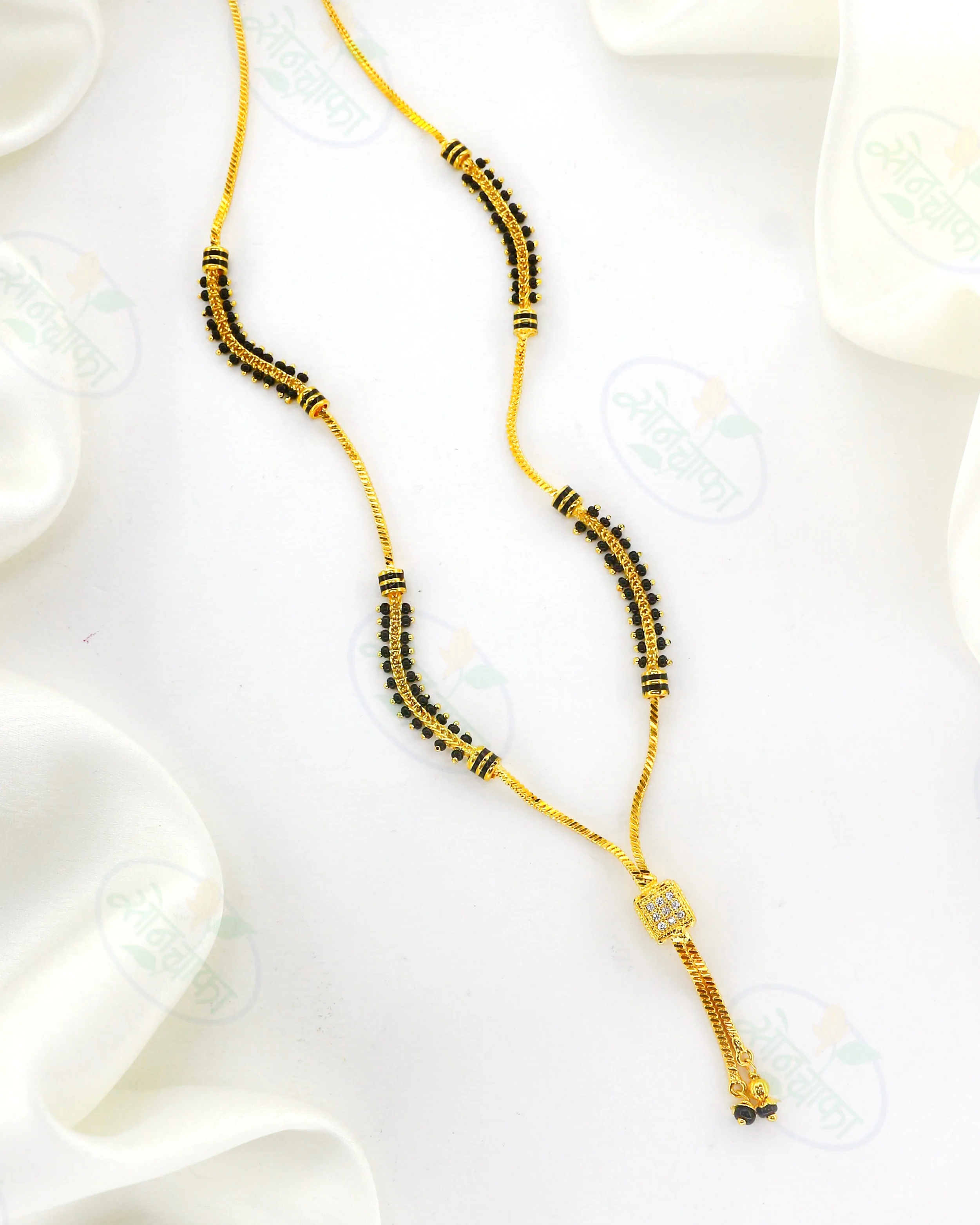 SQUARE RADIANCE GOLDEN MANGALSUTRA - Image 3