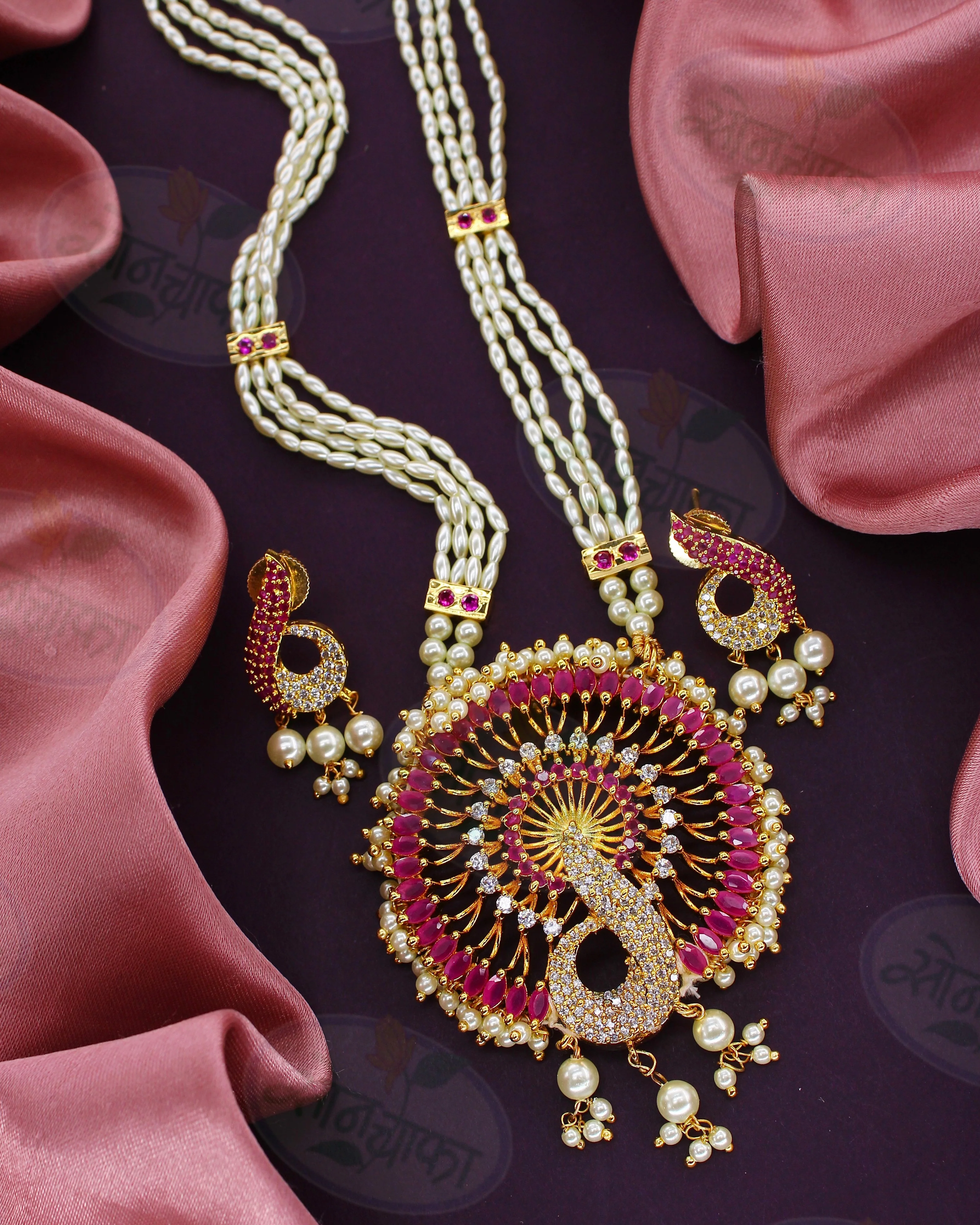 LUMINOUS  PEACOCK PEARL NECKLACE - Image 4