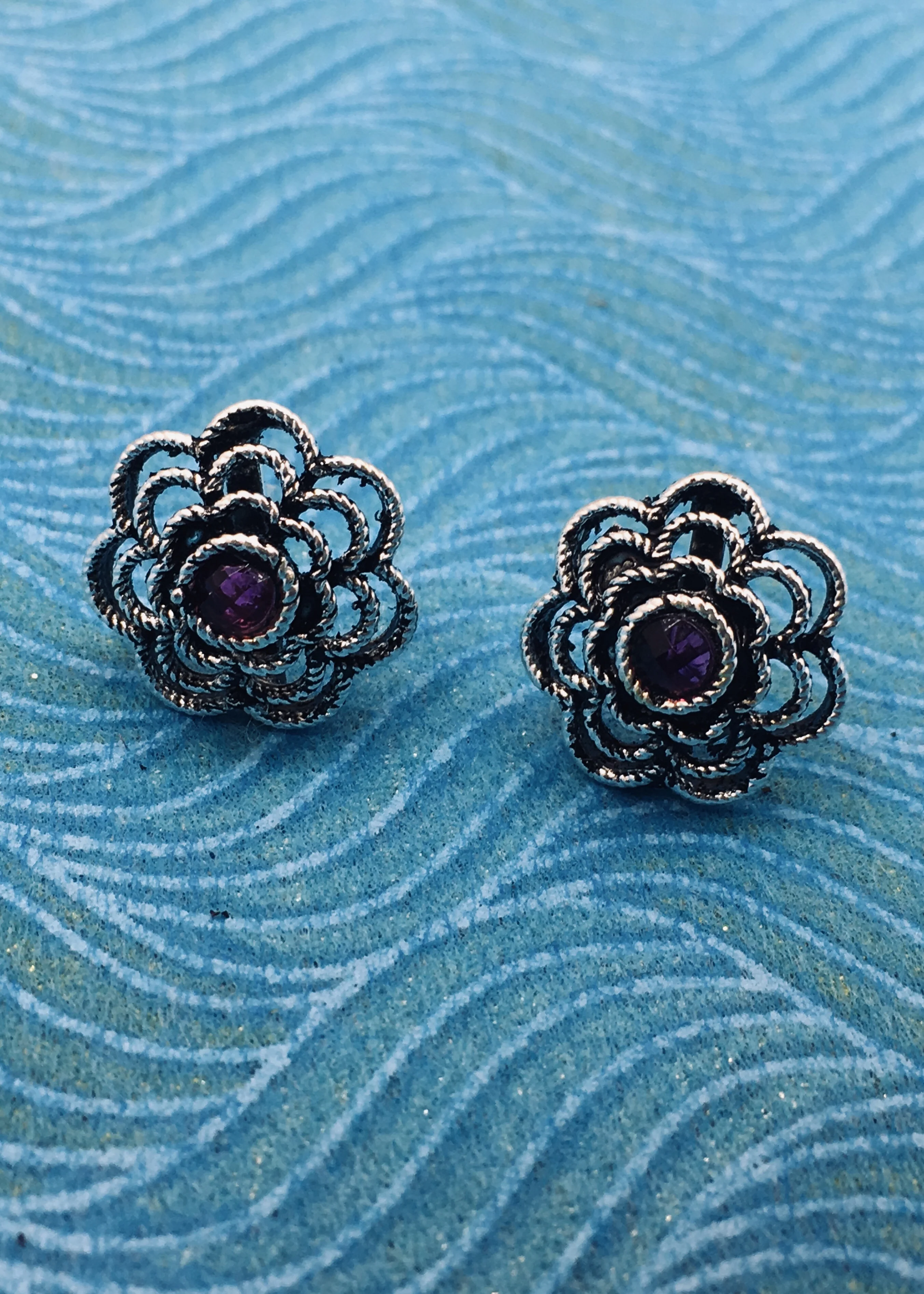 FLORAL STUDS - Image 8
