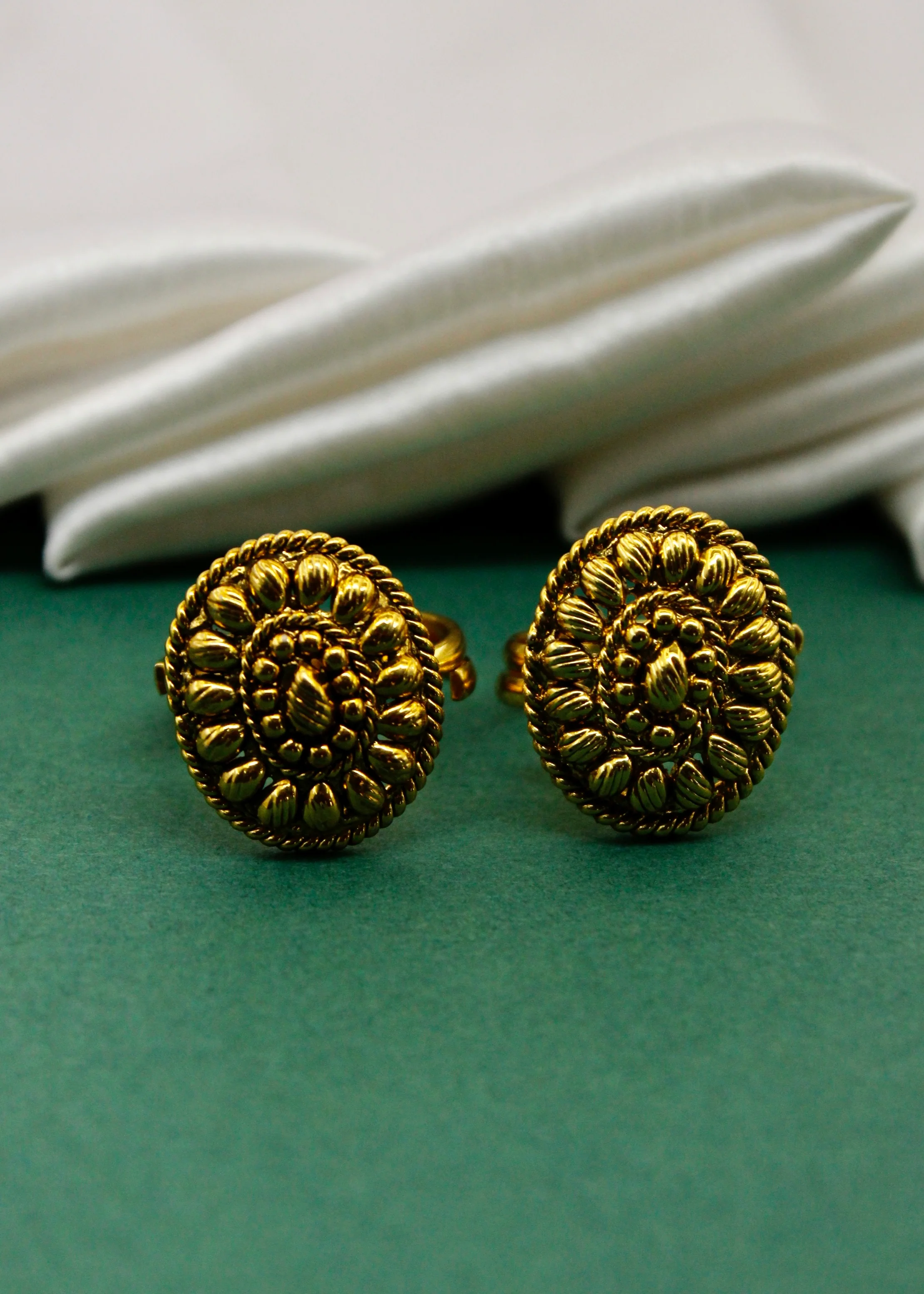 OVAL SHAPE ANTIQUE BICHAVE - Image 3