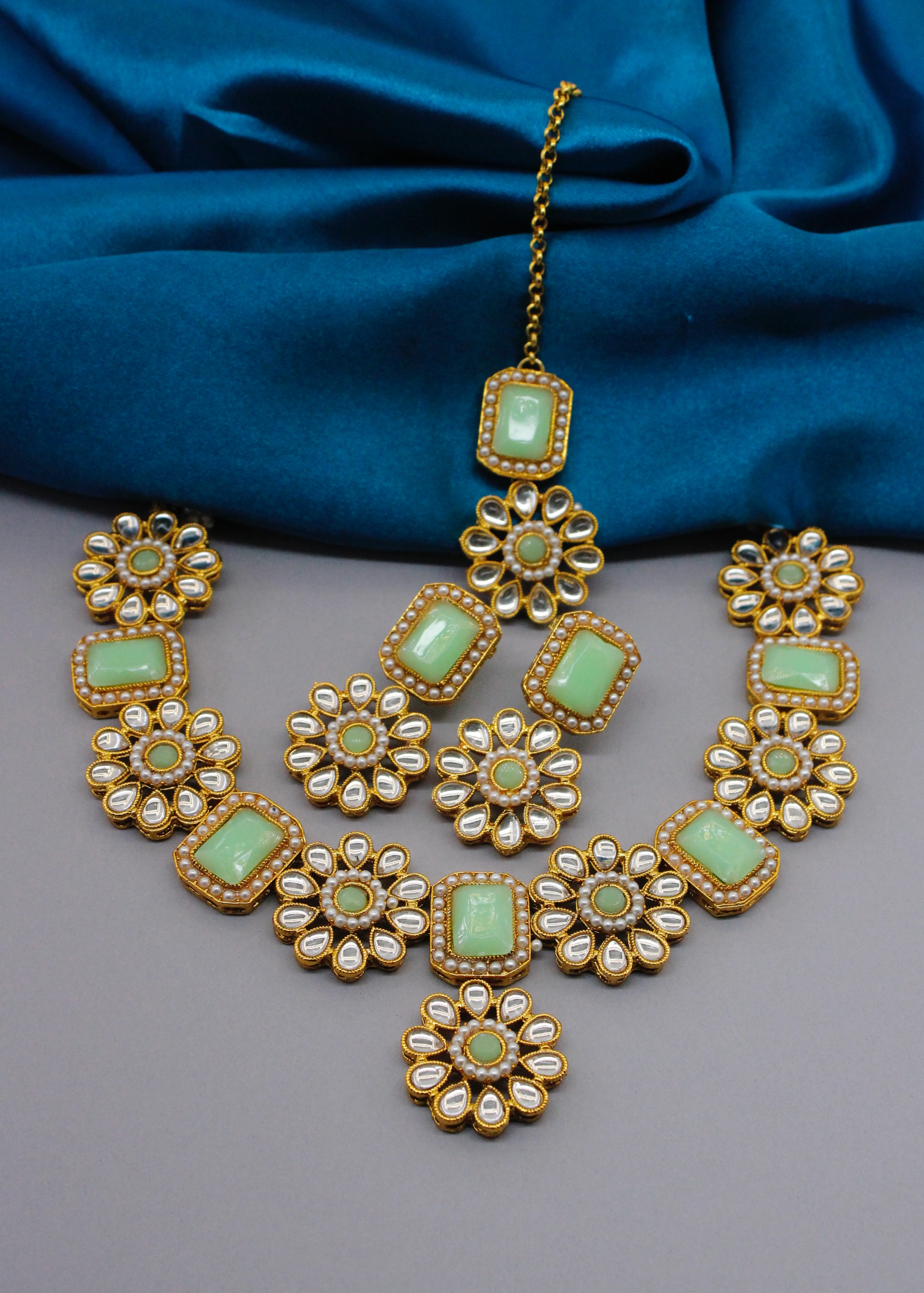 FLORAL DESIGNER NECKLACE