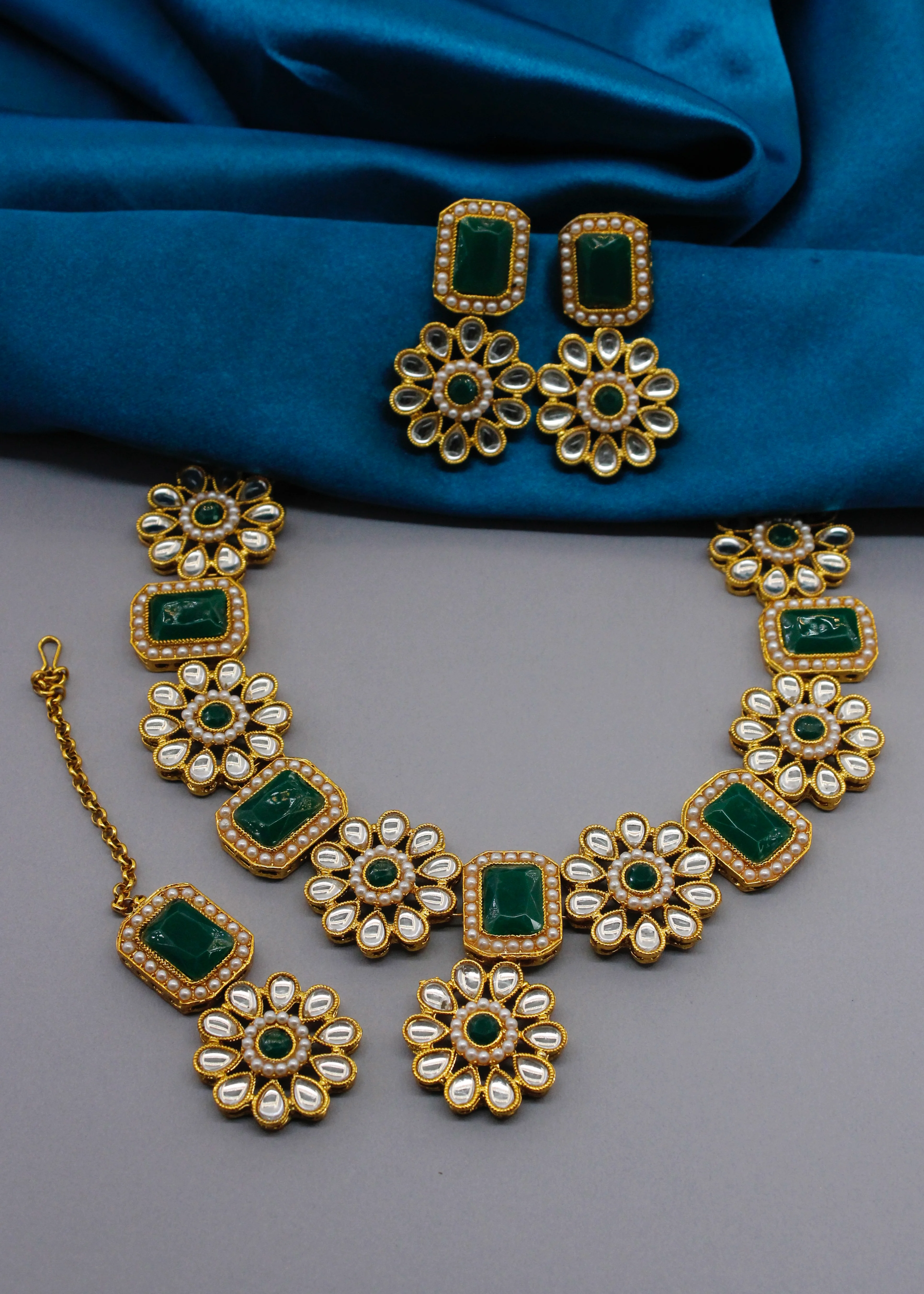 FLORAL DESIGNER NECKLACE - Image 2