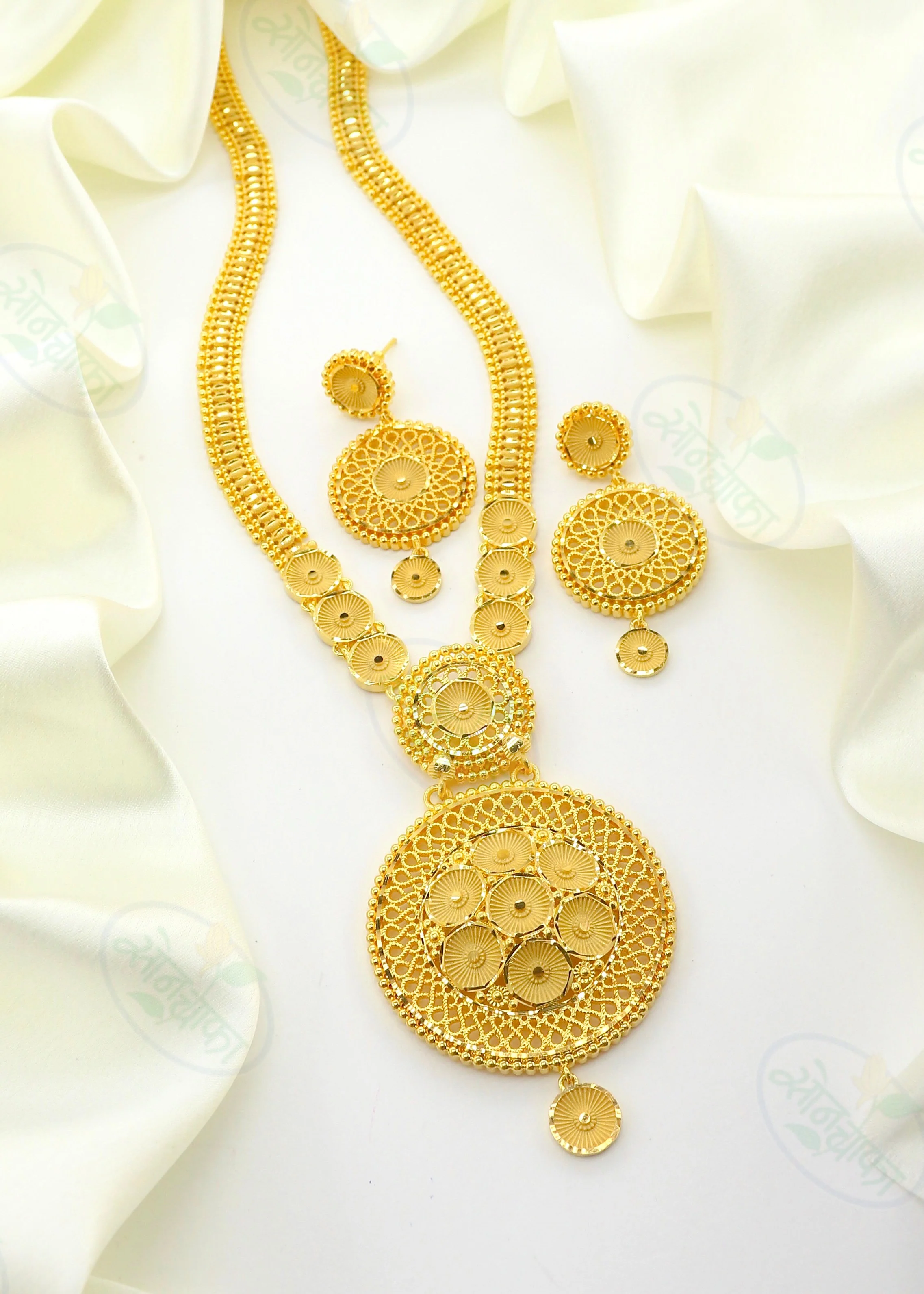 CLASSY CIRCLE DESIGNER NECKLACE - Image 3