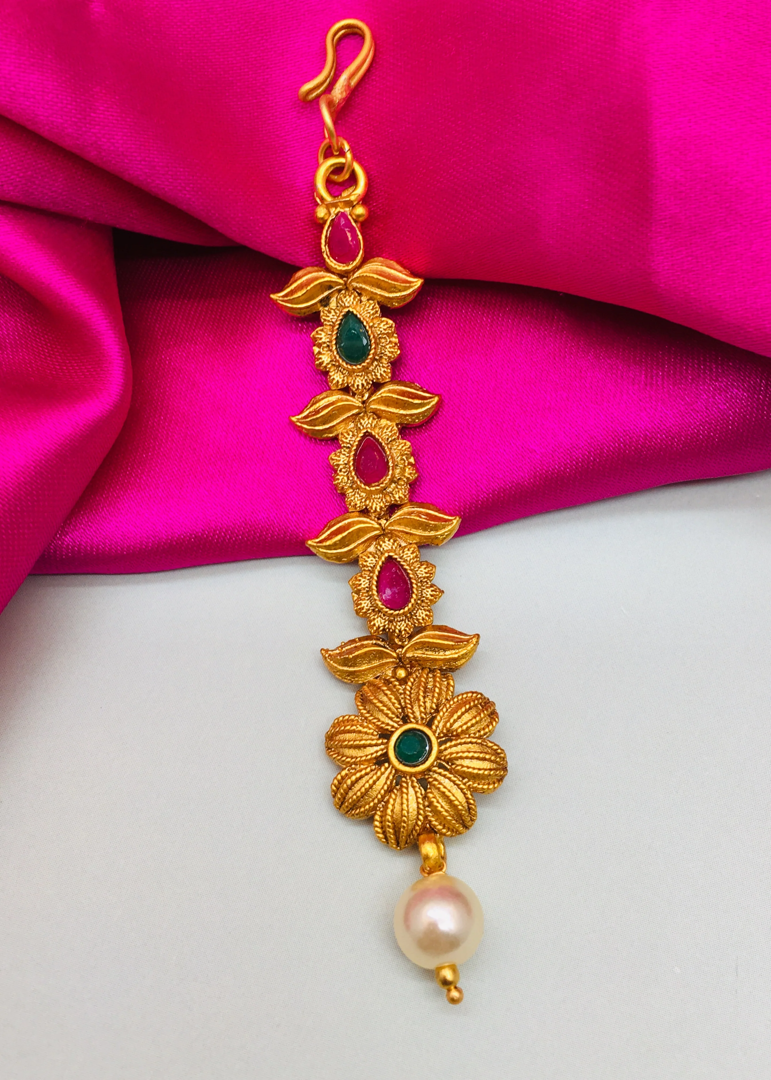 LEAF WITH FLORAL BINDI - Image 4